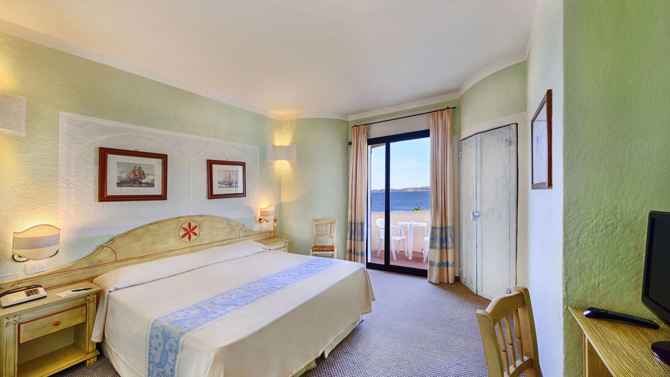 Grand-Smeraldo-2022-Twin-Front-Sea-View-001-115909-Hybris