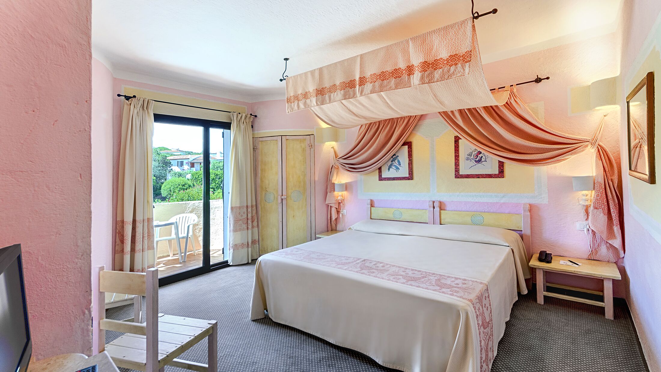 Grand-Smeraldo-2022-Twin-Hill-View-001-115909-Hybris