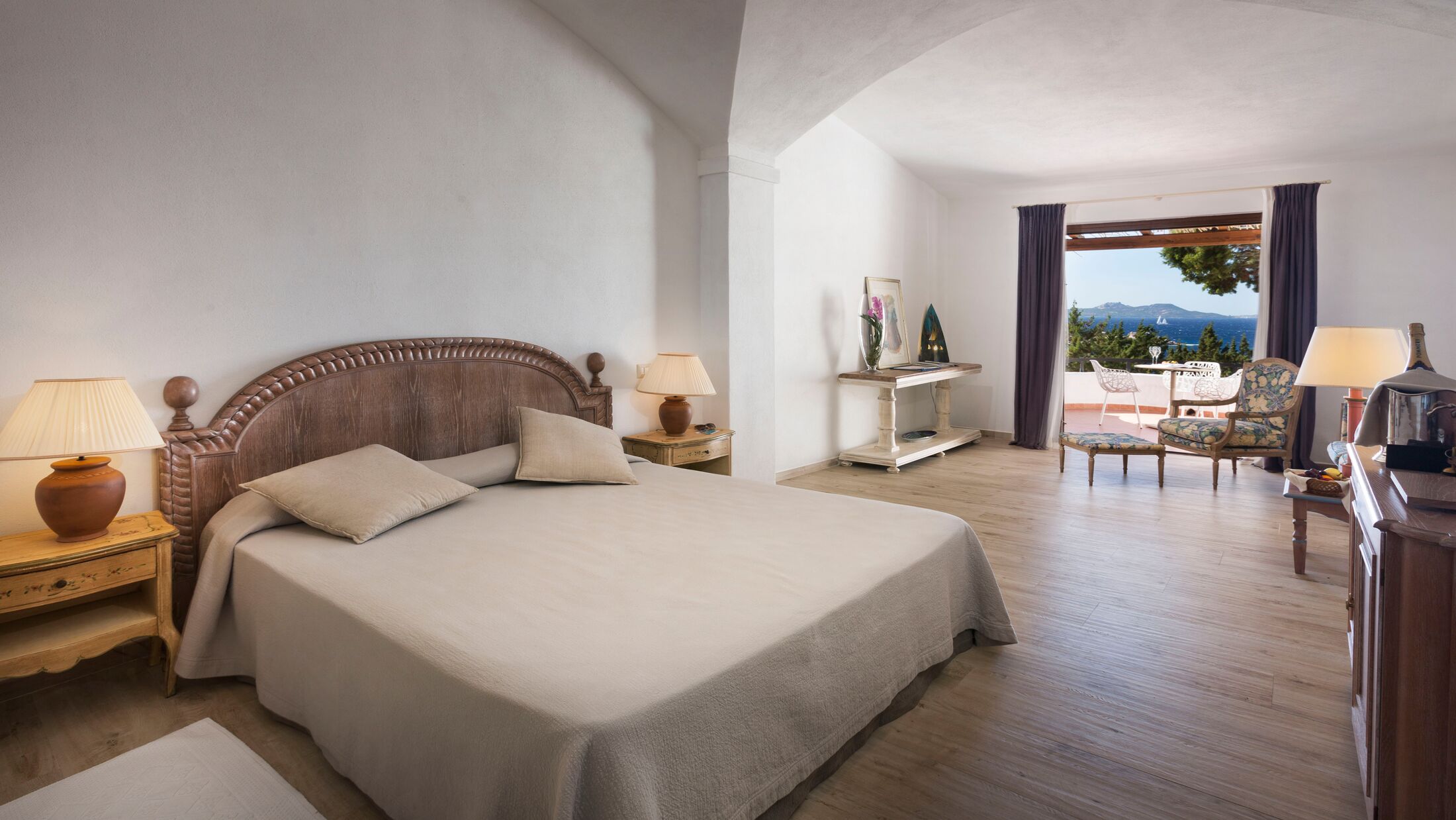 La-Bisaccia-2022-Nelson-Lodge-004-115028-Hybris