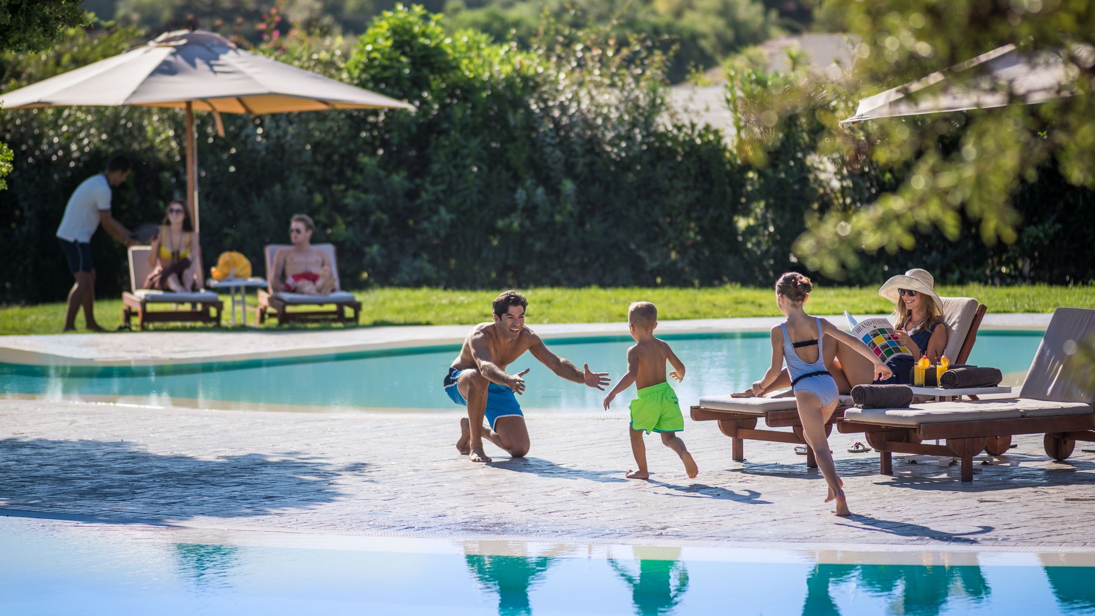 111495_Family_Swimming_Pool_001.jpg-Hybris