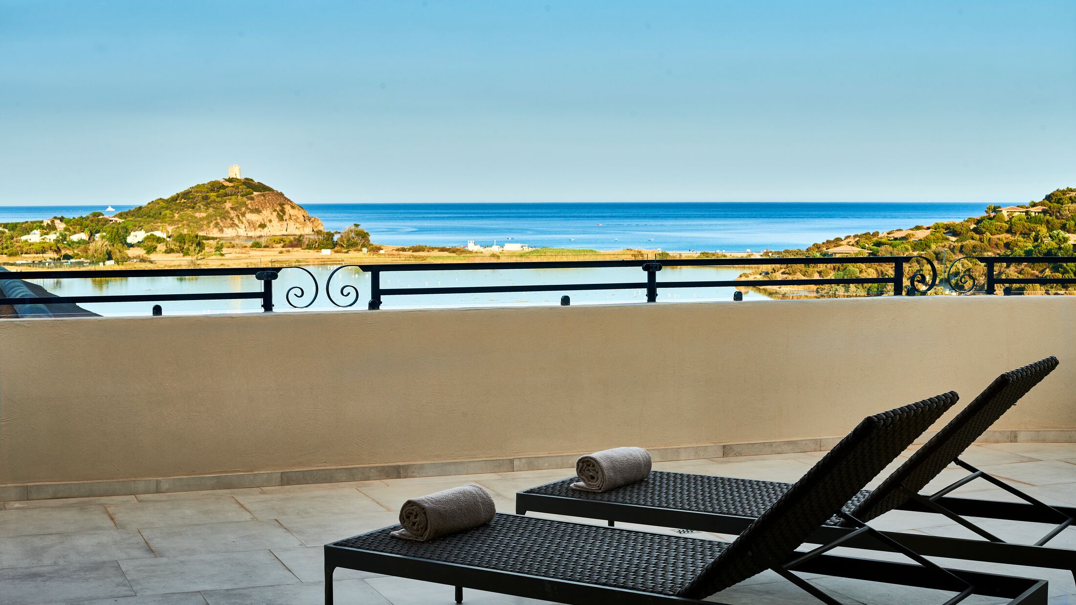 Conrad-Chia-Laguna-2022-Junior-Suite-Sea-View-005-111495-Hybris