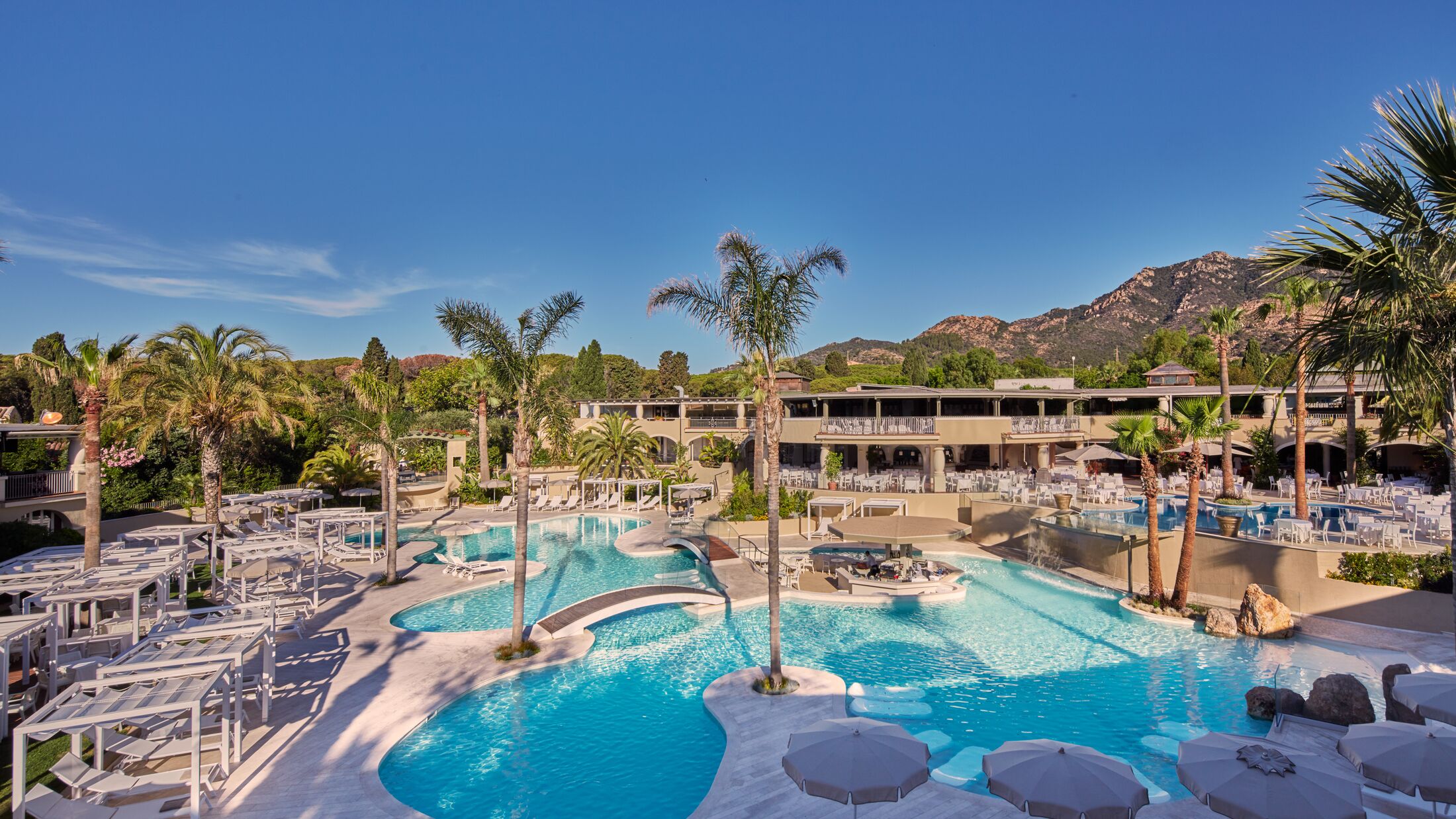 Forte-Village-2023-Oasis-Pool-003-002498-Hybris