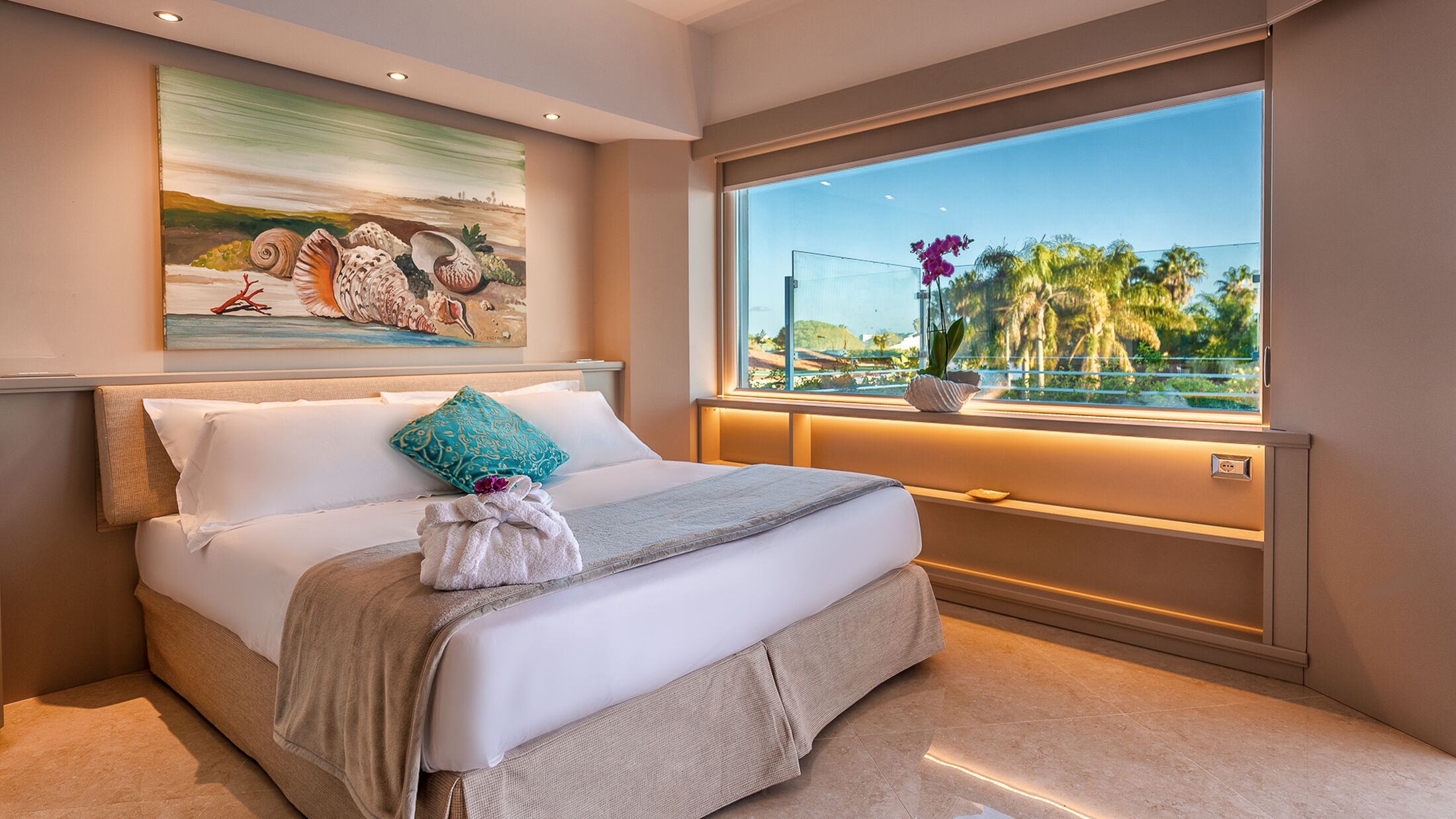 121398-Palace-Jacuzzi-003-Hybris