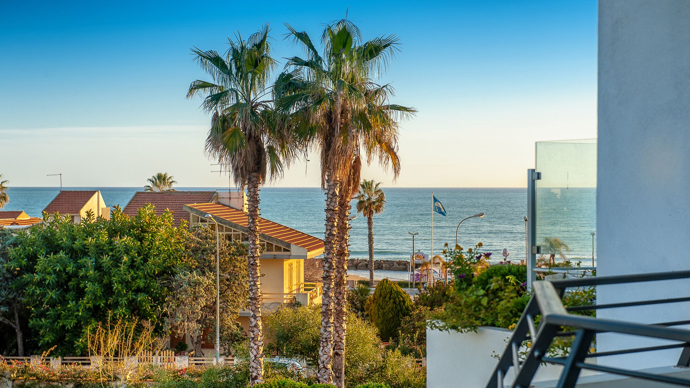 121398-Palace-Side-Sea-View-002-Hybris