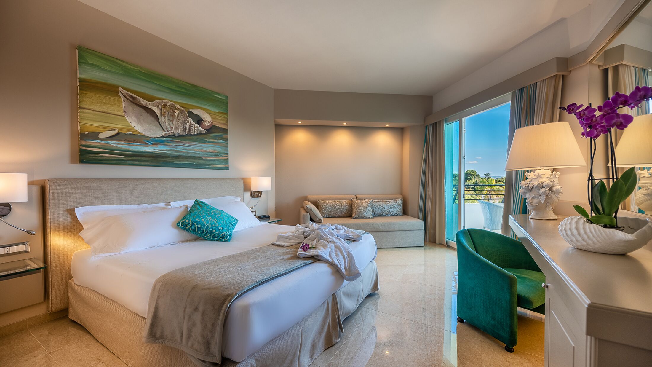 121398-Palace-Suite-003-Hybris