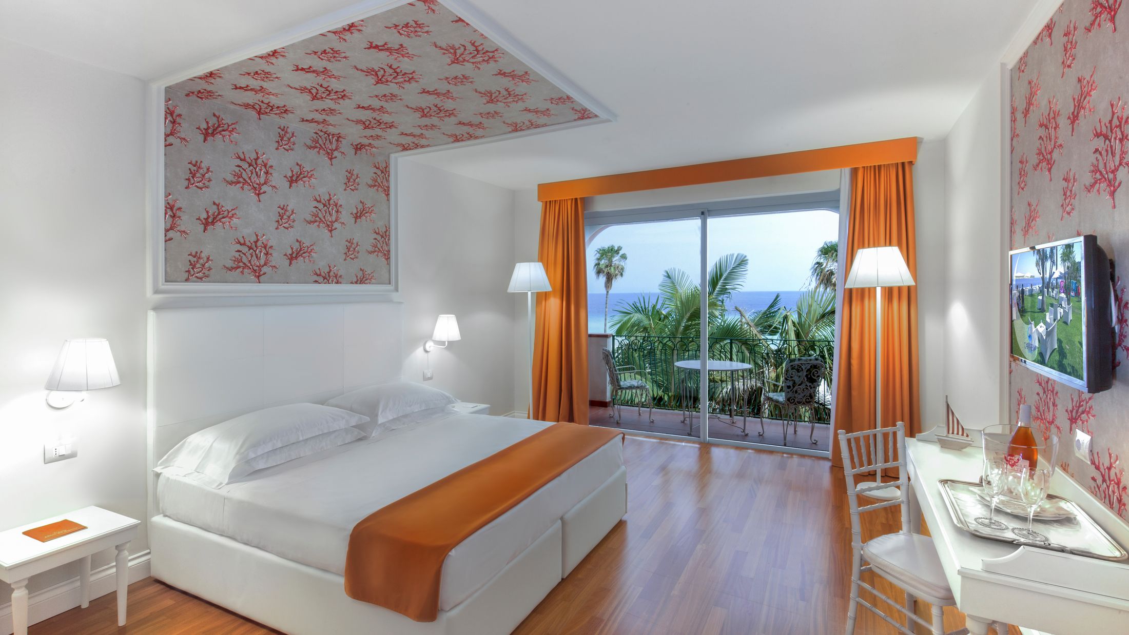 108587-Superior-Room-002-Hybris