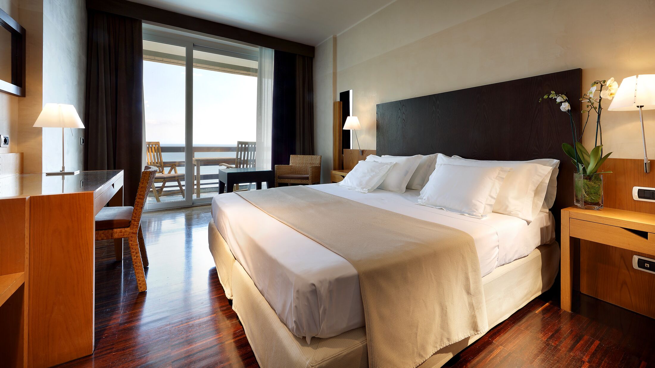 Monte-Tauro-2024-Standard-Room-002-121992-Hybris