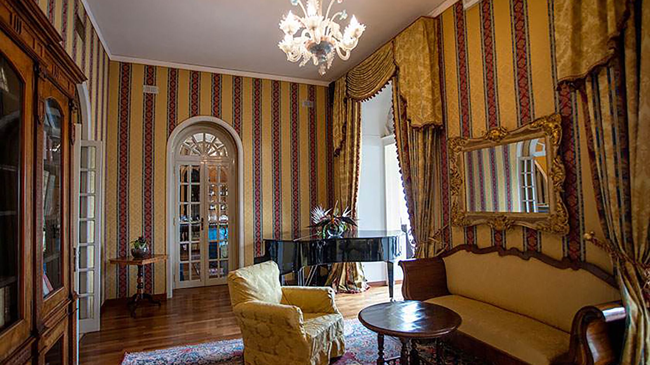 Excelsior-Palace-2024-Lounge-002-115060-Hybris