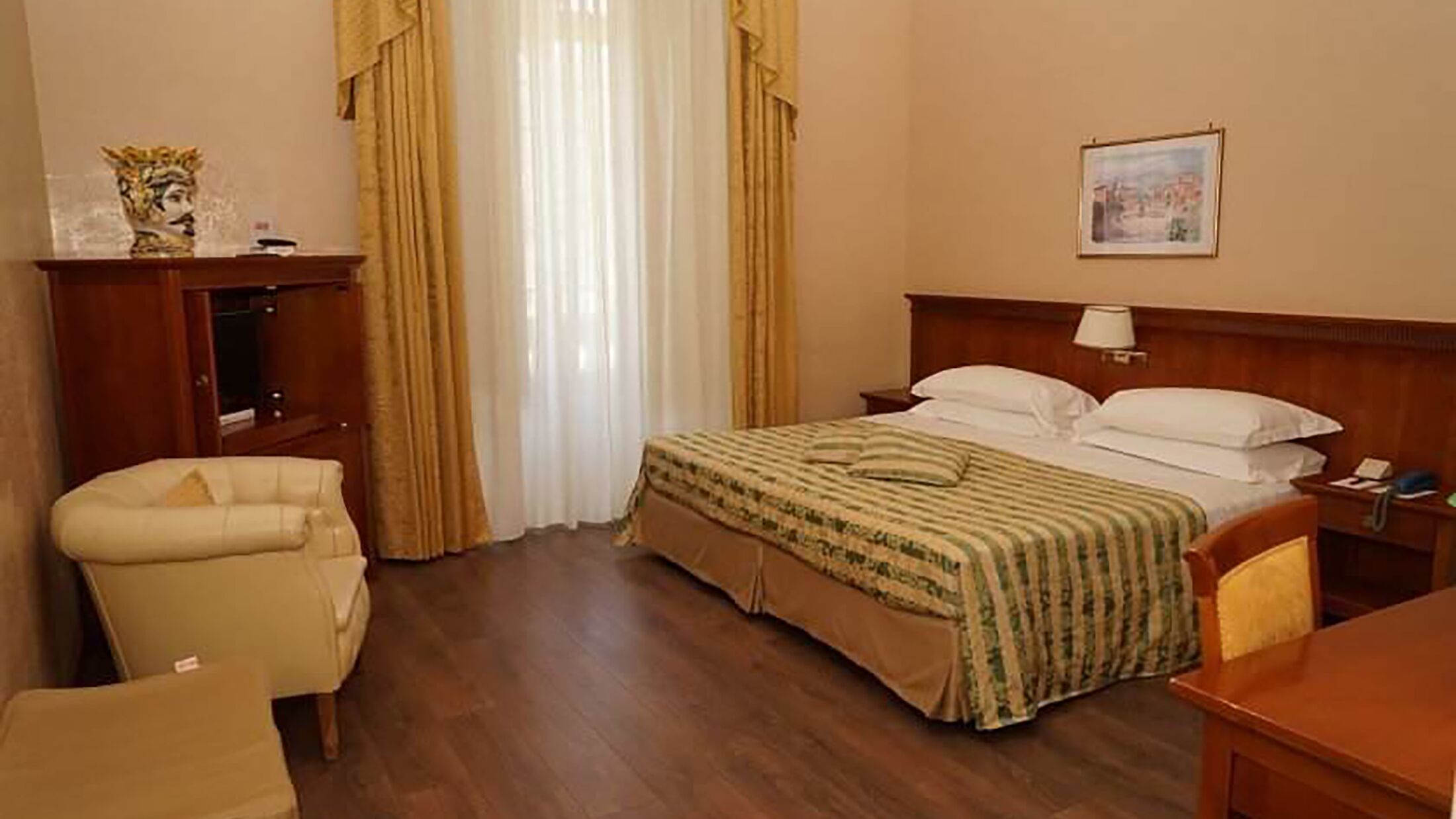 Excelsior-Palace-2024-Deluxe-Room-002-115060-Hybris