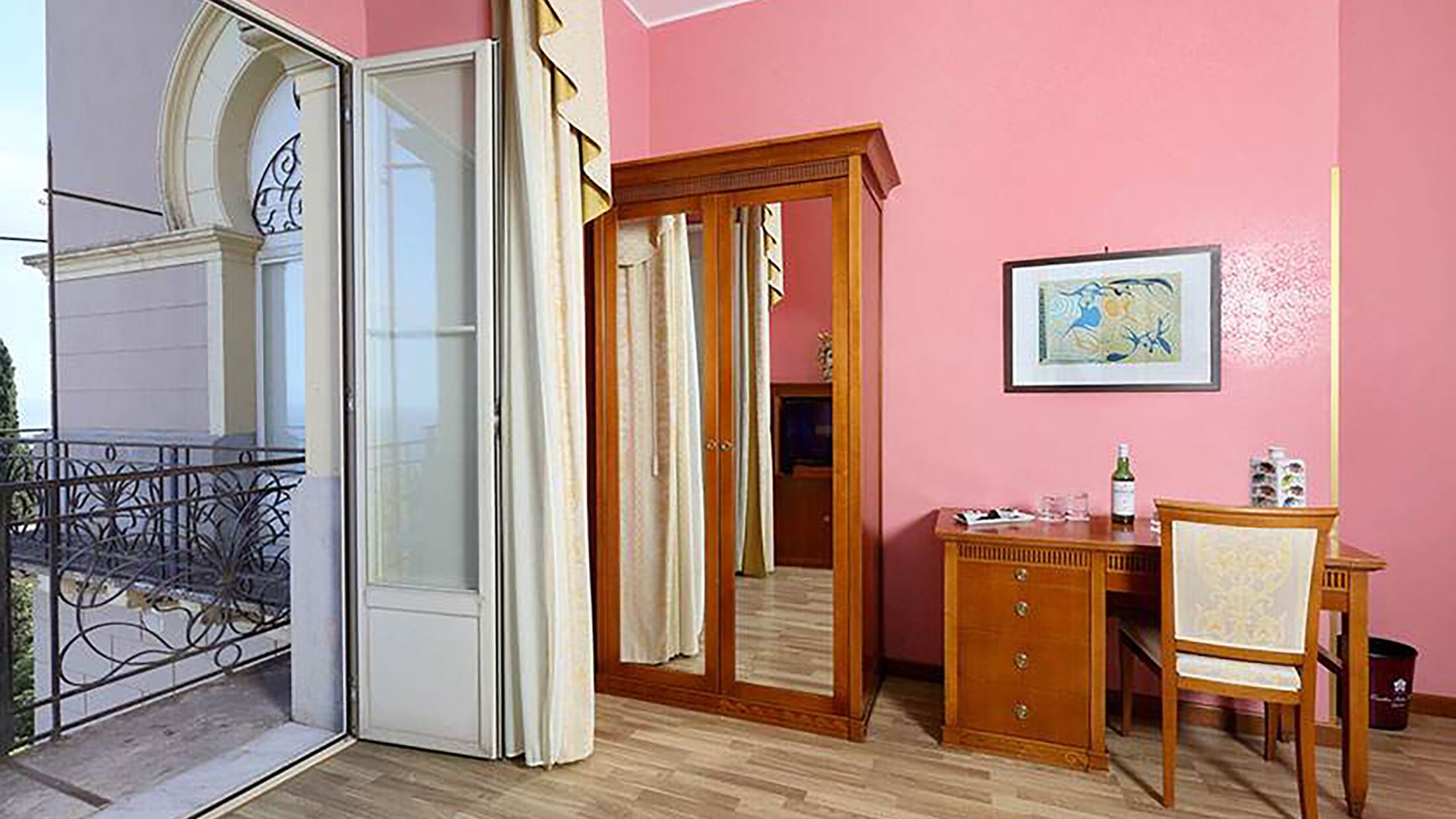 Excelsior-Palace-2024-Elegance-Room-001-115060-Hybris