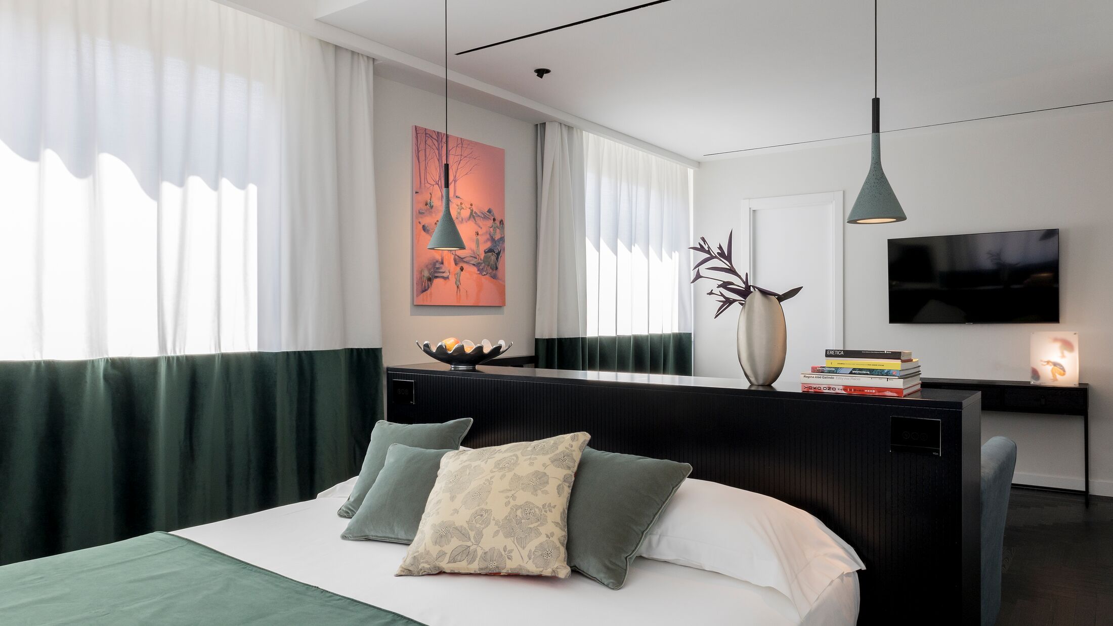 Plaza-Opera-2023-Junior-Suite-001-121902-Hybris