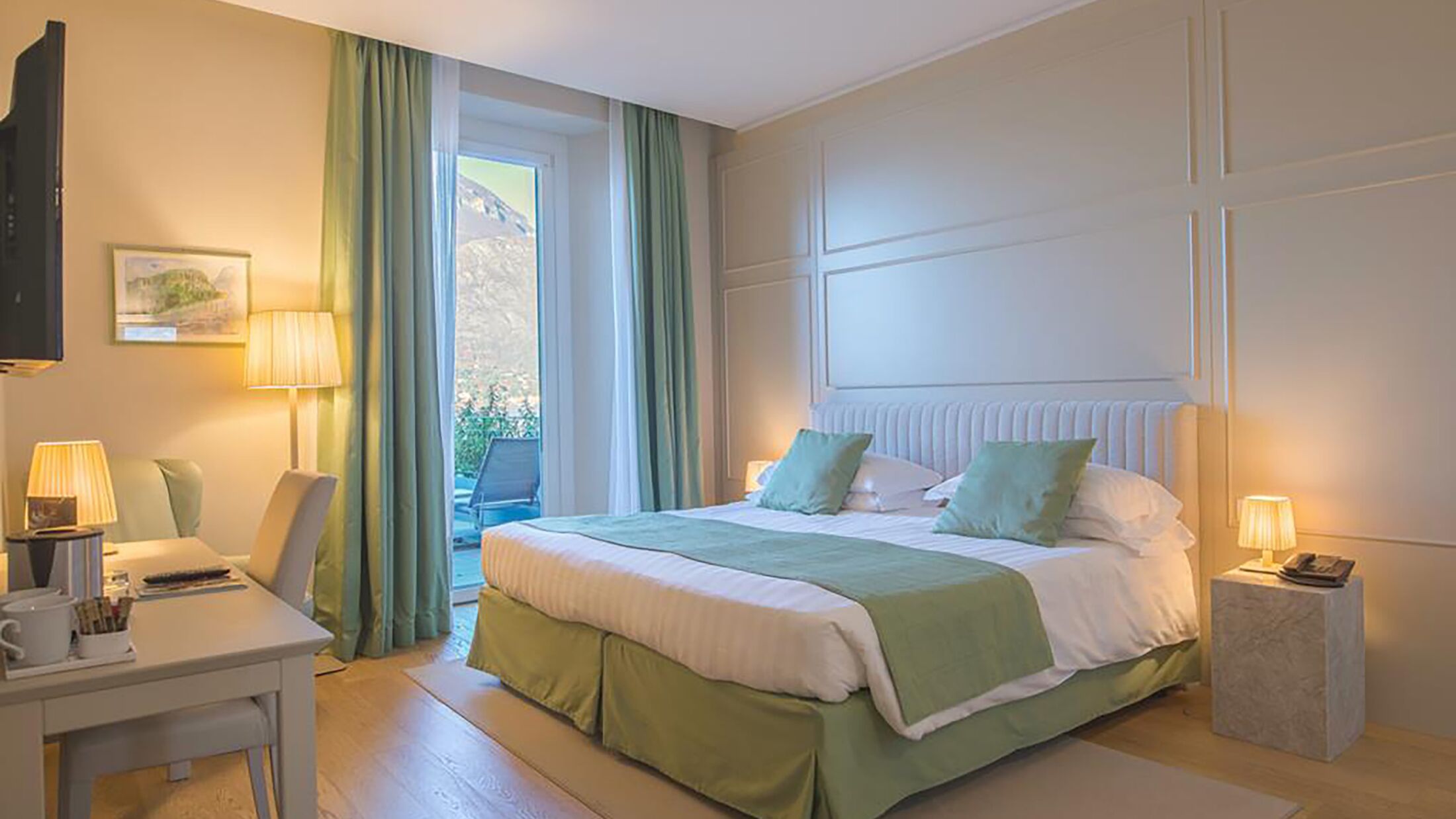 Du-Lac-2024-Deluxe-Superior-Room-002-114921-Hybris