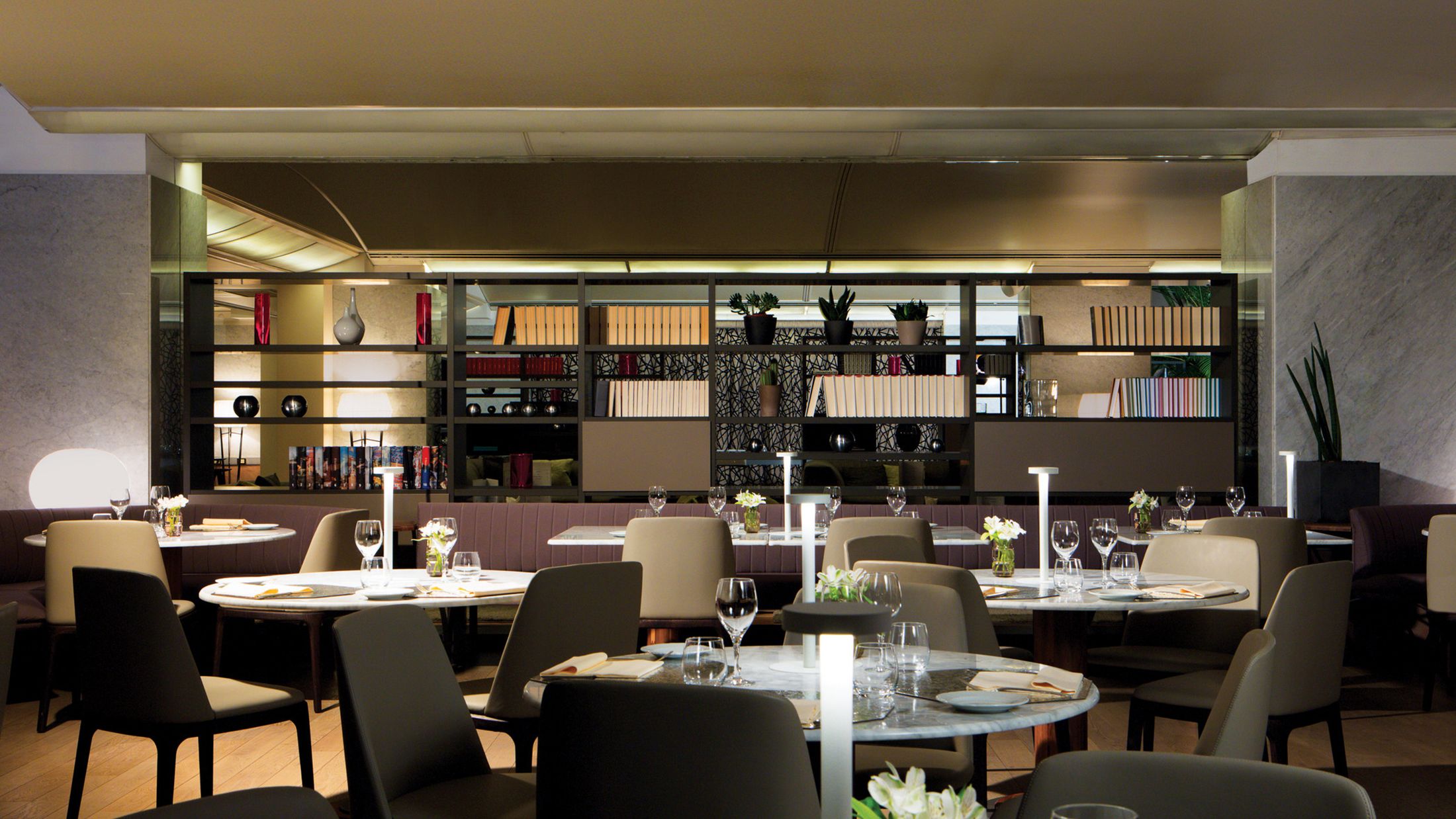 120340-Restaurant-Gusto-001-Hybris