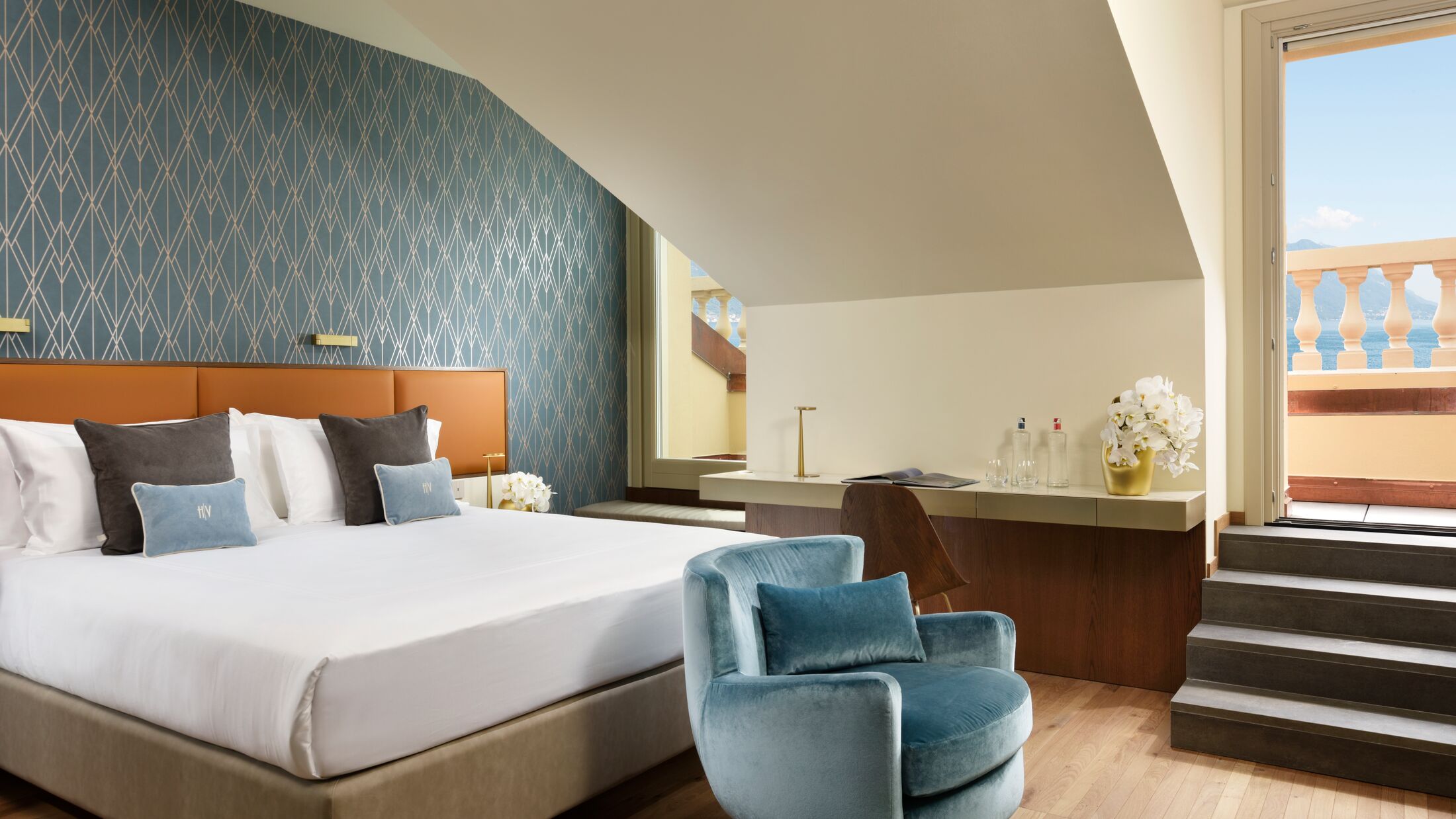 Grand-Victoria-Loft-Junior-Suite-001-111629-Hybris