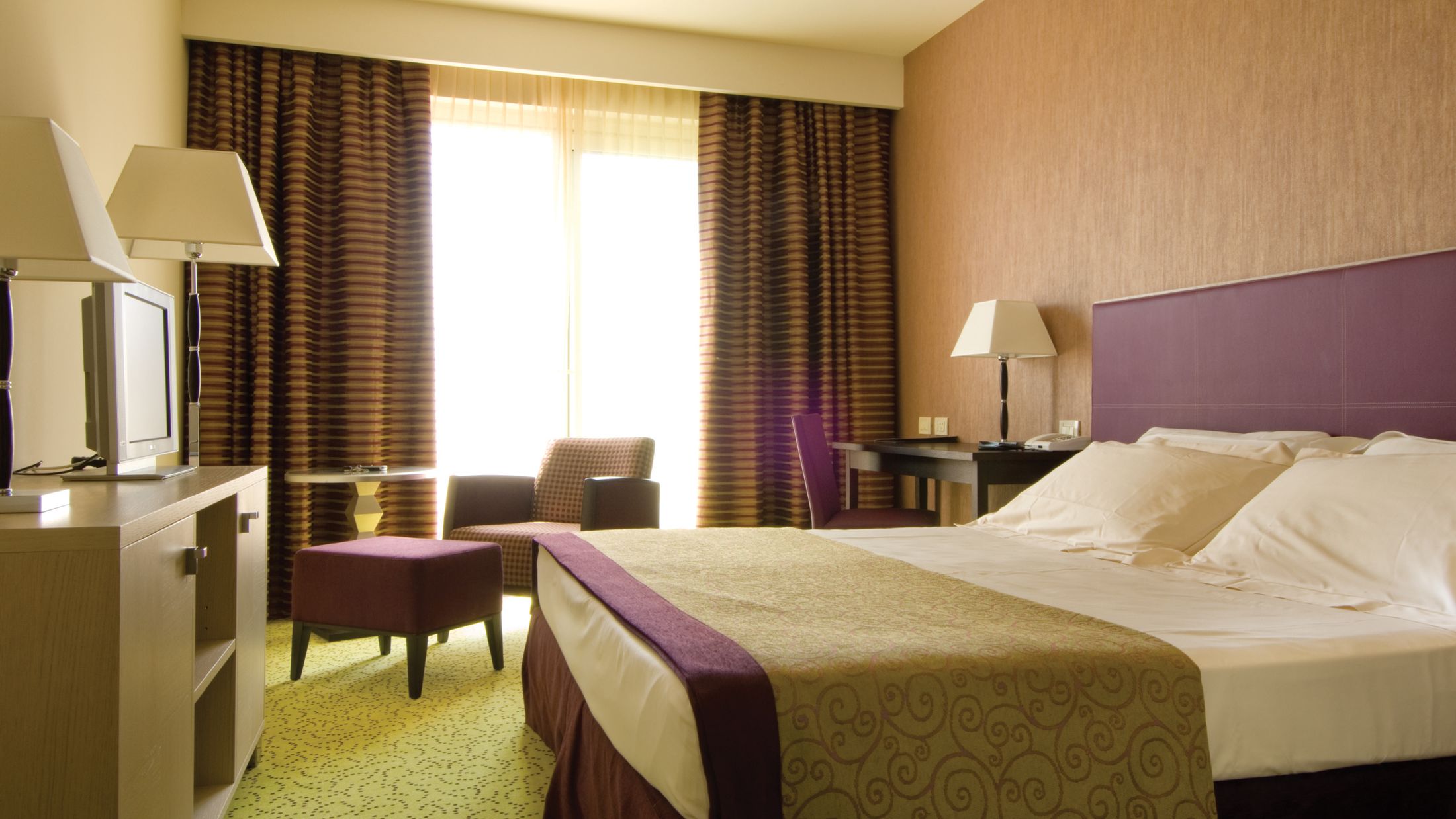 VRN.A.2008.116652.007.jpg-Hybris