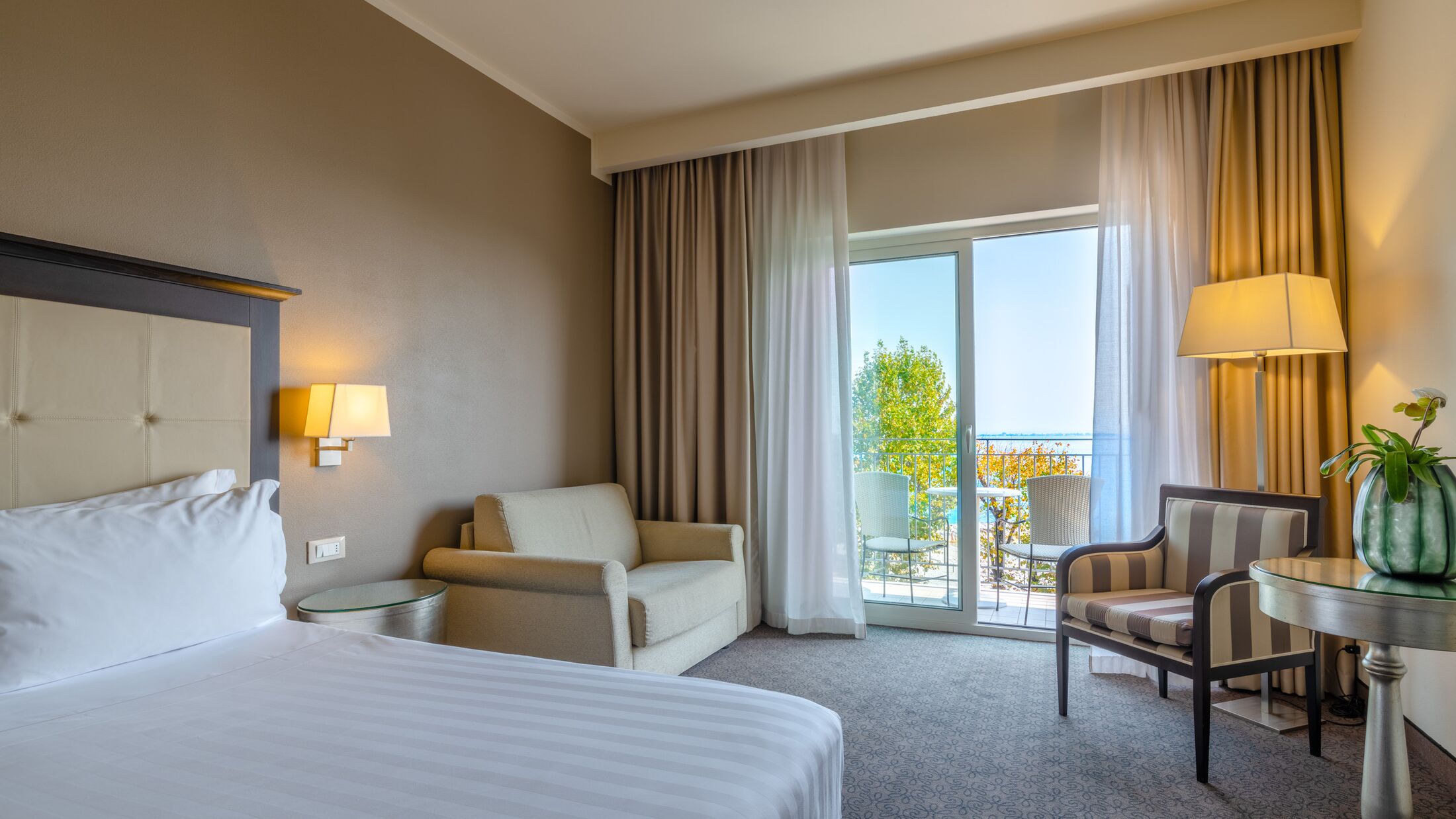 Villa-Rosa-2023-Junior-Suite-001-121900-Hybris