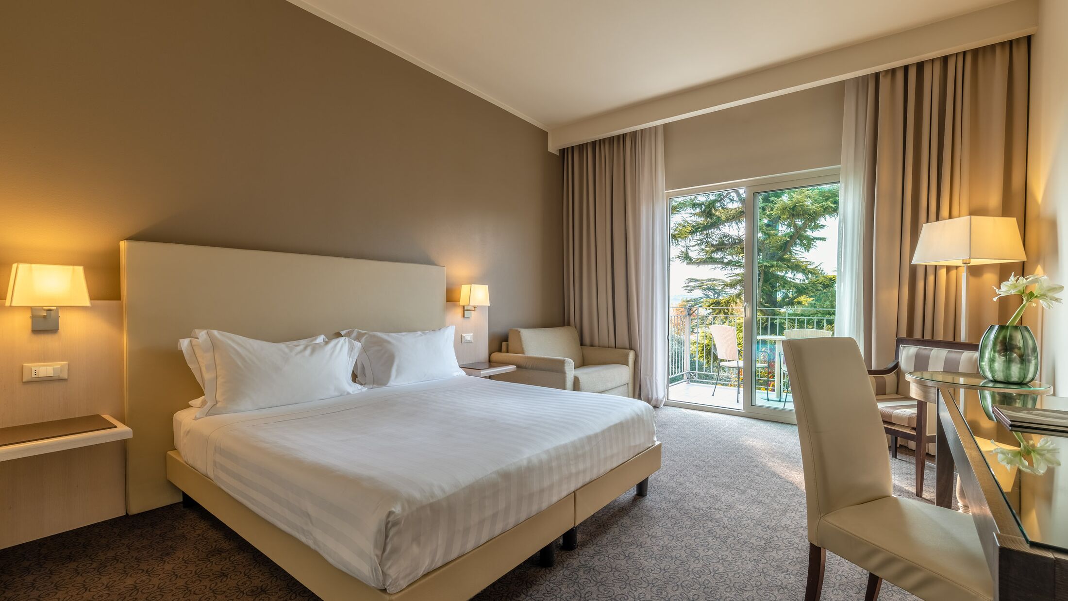 Villa-Rosa-2023-Superior-Room-001-121900-Hybris