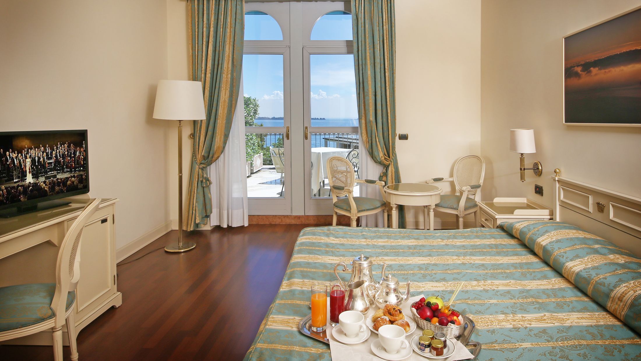 114928-Guest-Room-004-Hybris