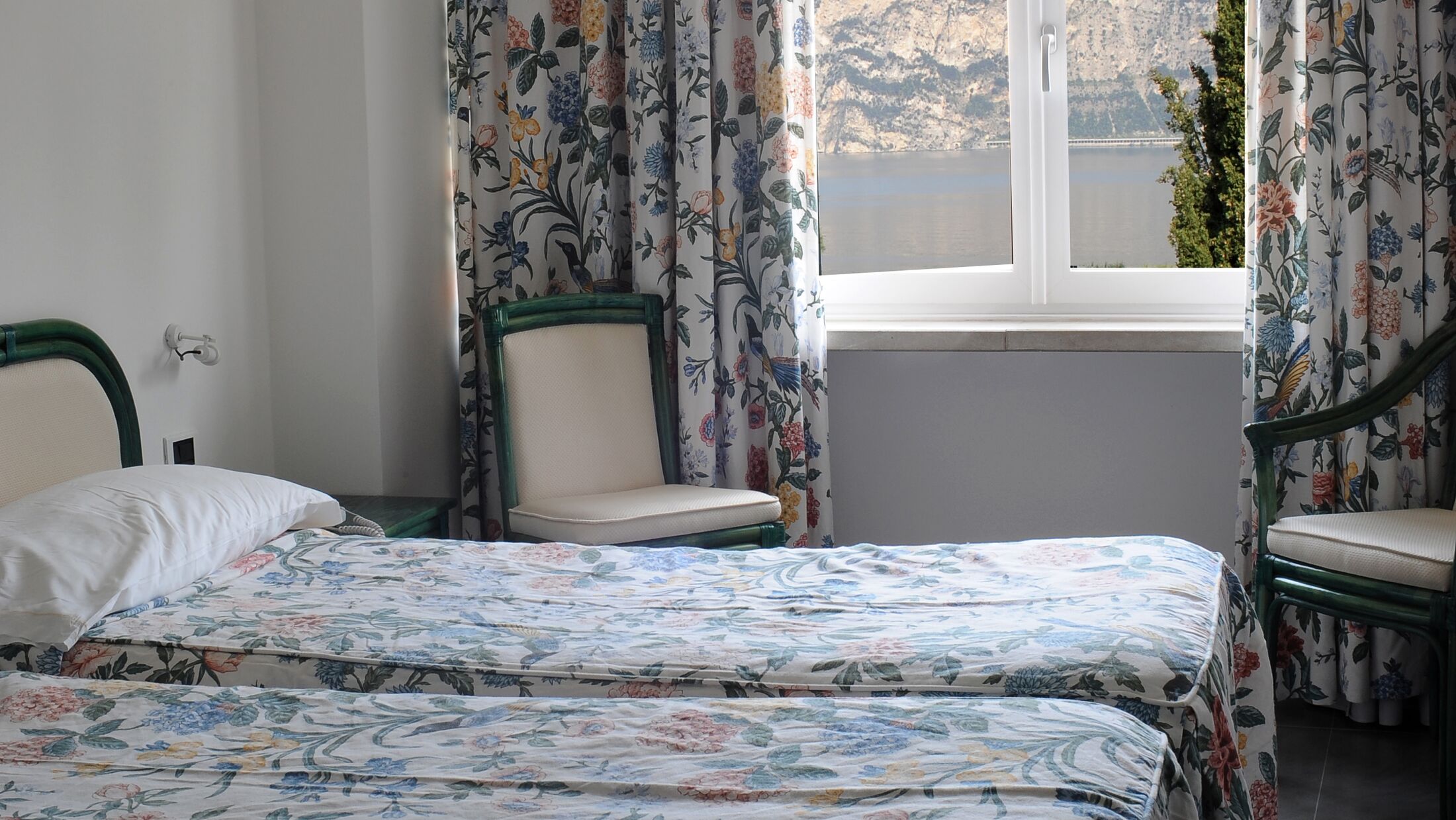 Bellevue-San-Lorenzo-2023-Double-Room-Lake-View-001-114933-Hybris