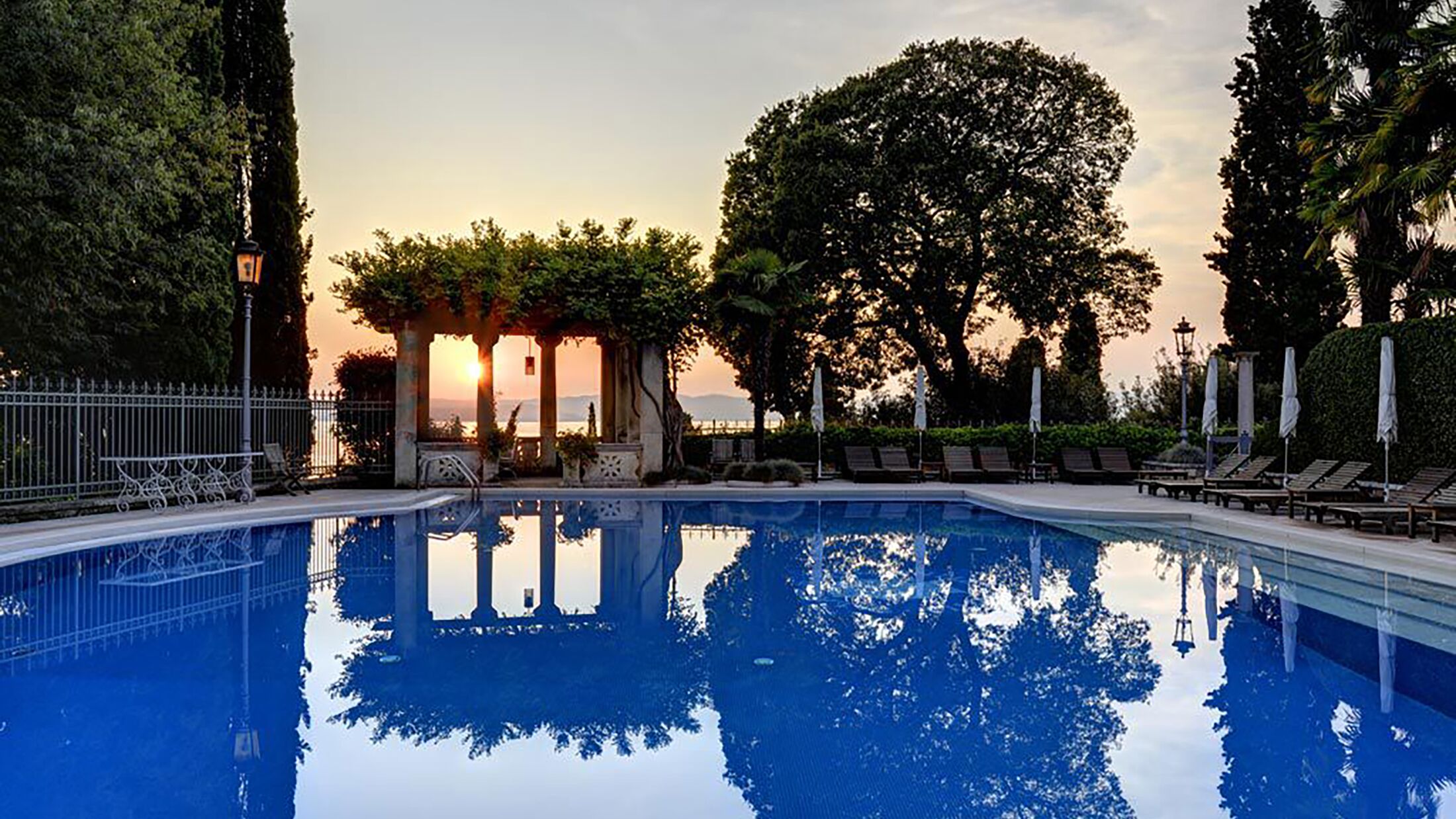 Cortine-Palace-2024-Swimming-Pool-001-300341-Hybris