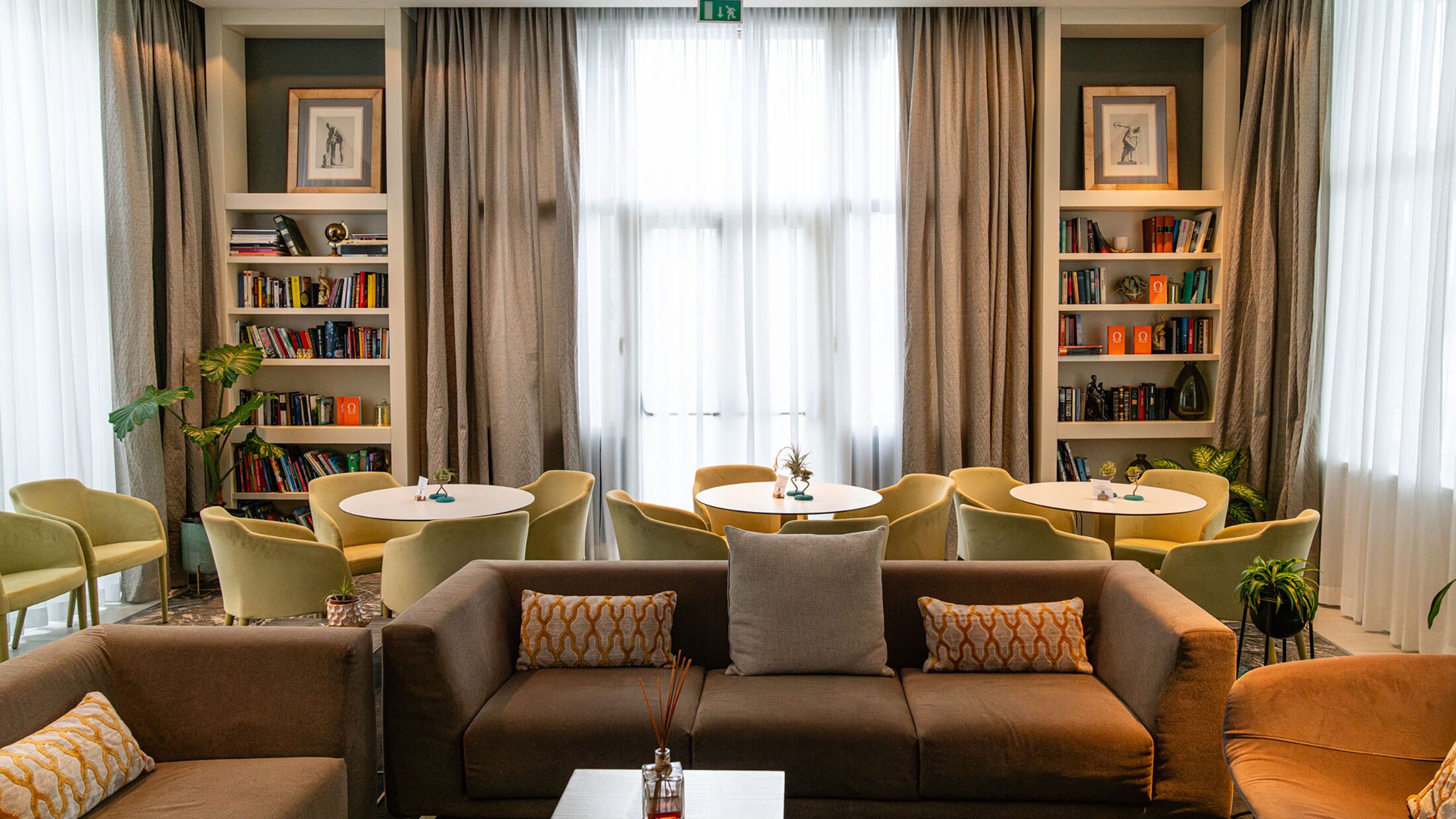 Monteisola Lounge