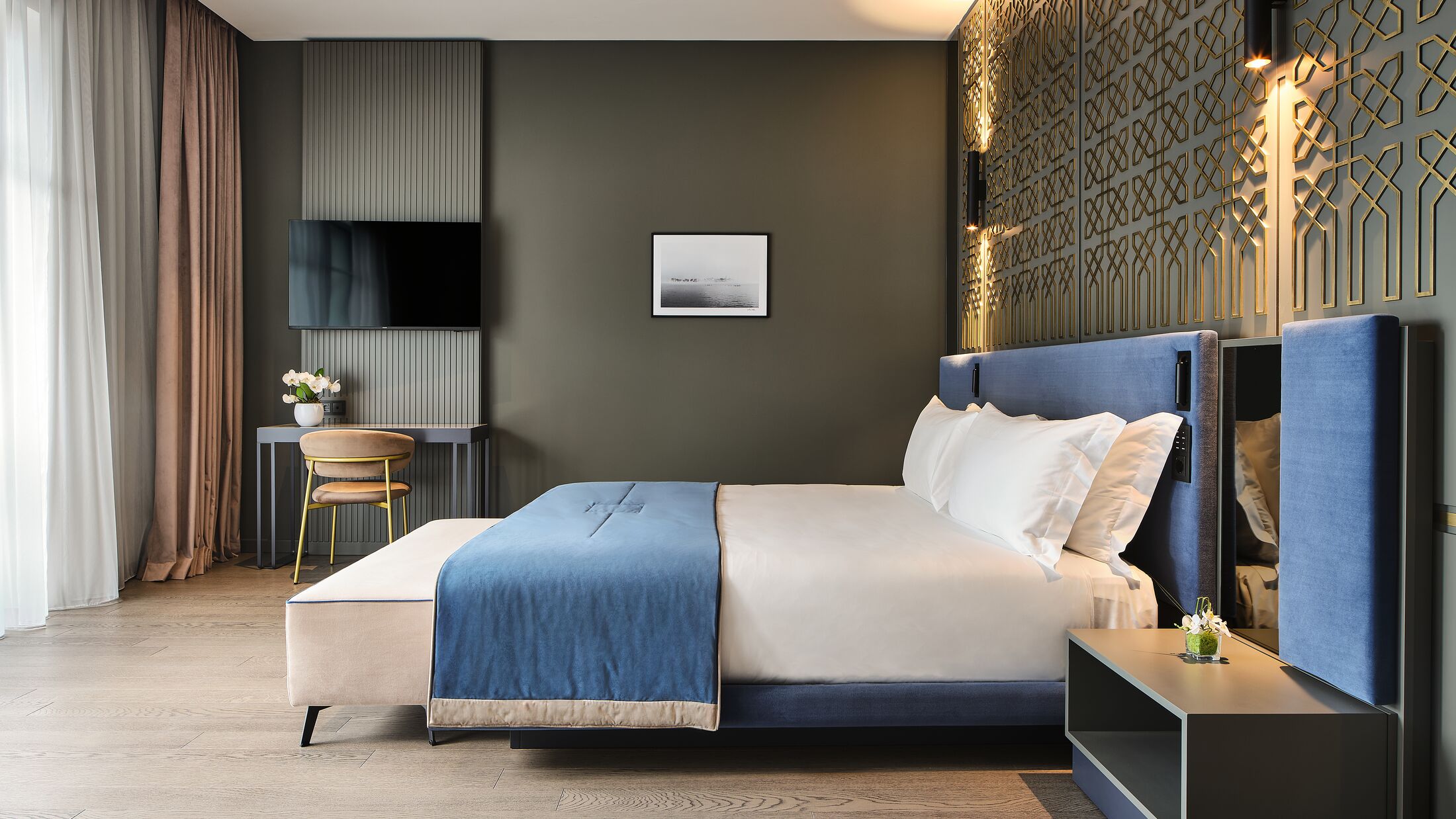 Boutique-Stresa-2023-Deluxe-Room-Lake-View-001-121915-Hybris