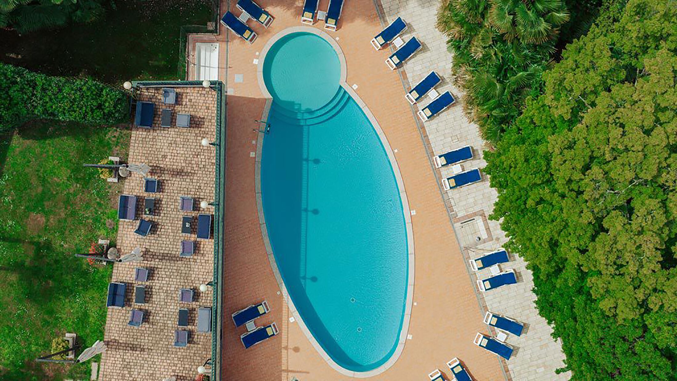 Flora-2024-Swimming-Pool-005-121975-Hybris