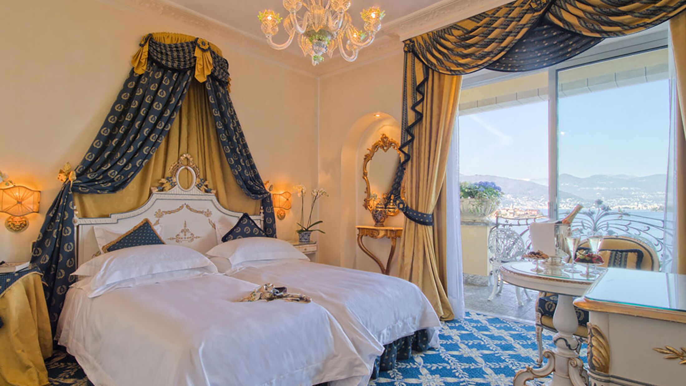 Palazzo-Aminta-2024-Deluxe-Room-Lake-View-001-112130-Hybris