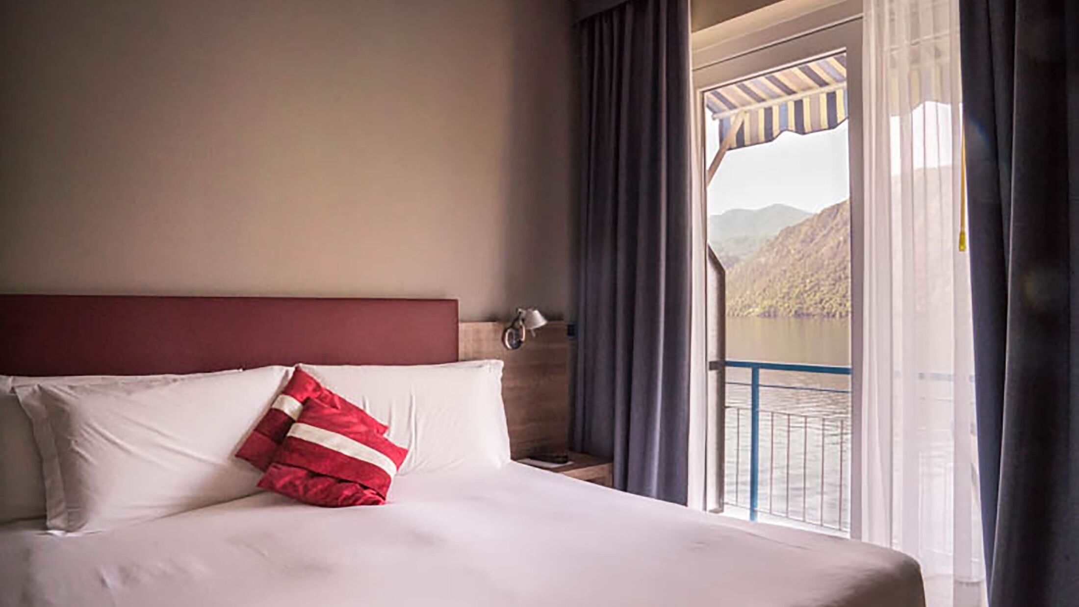 Classic Room with Lake View