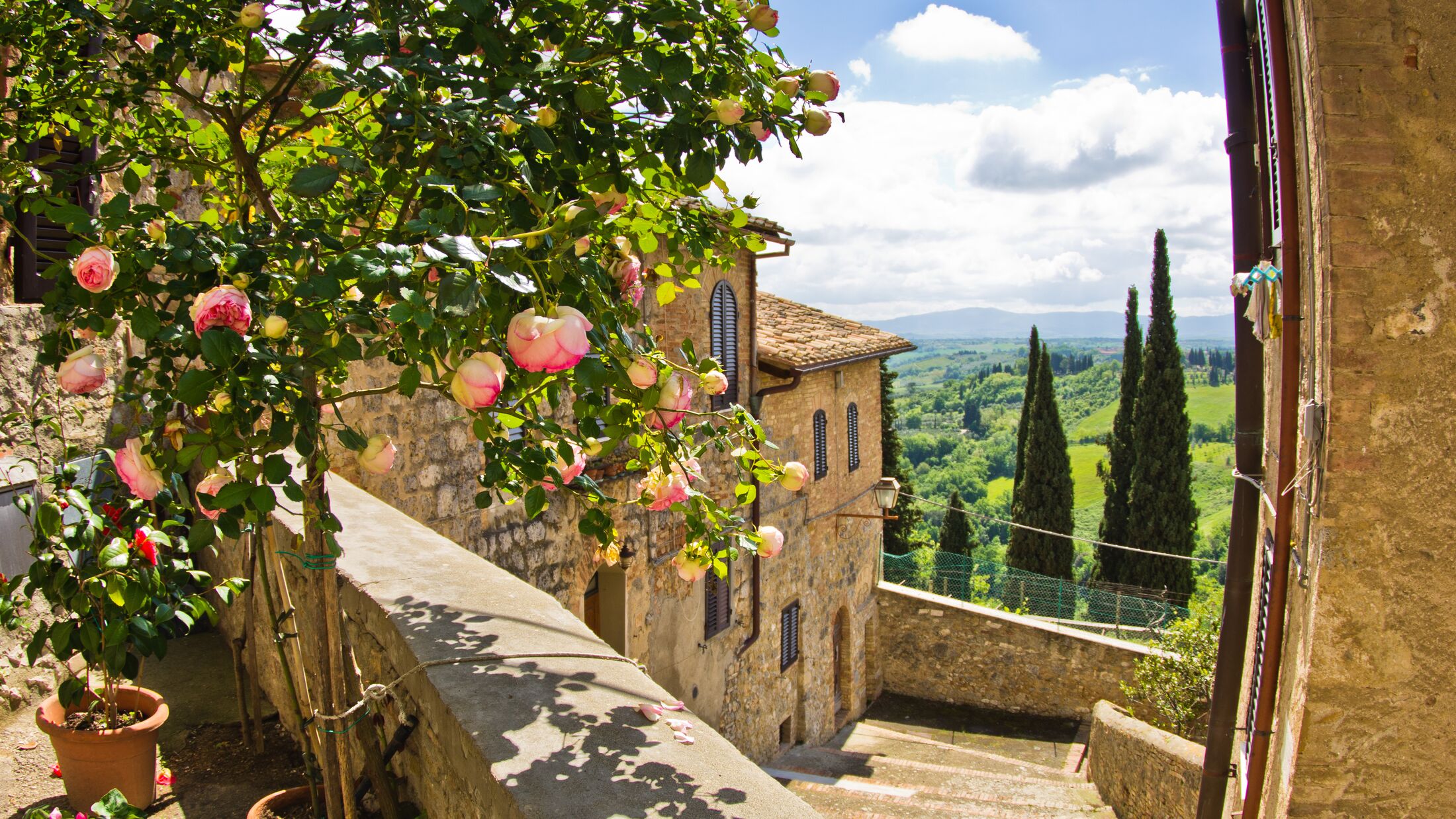 San Gimagnano Courtyard