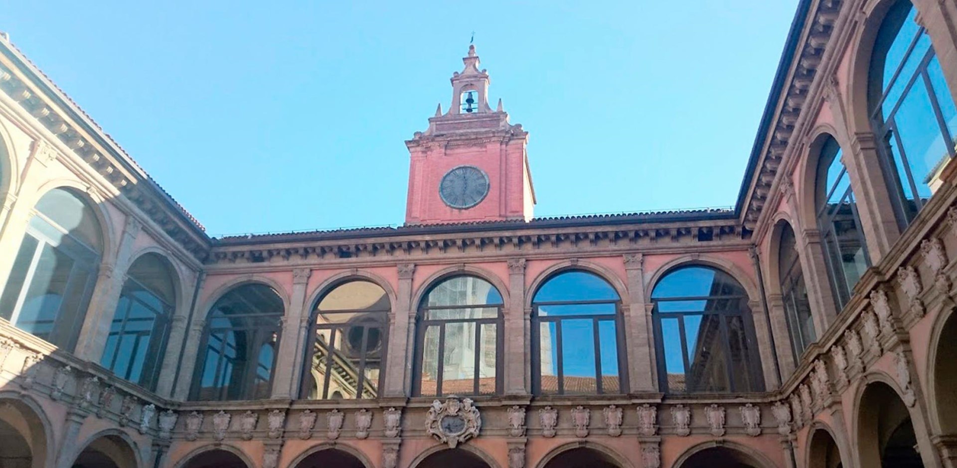 001337_Bologna University_Bologna_Italy_Laura Mason_002-Hybris