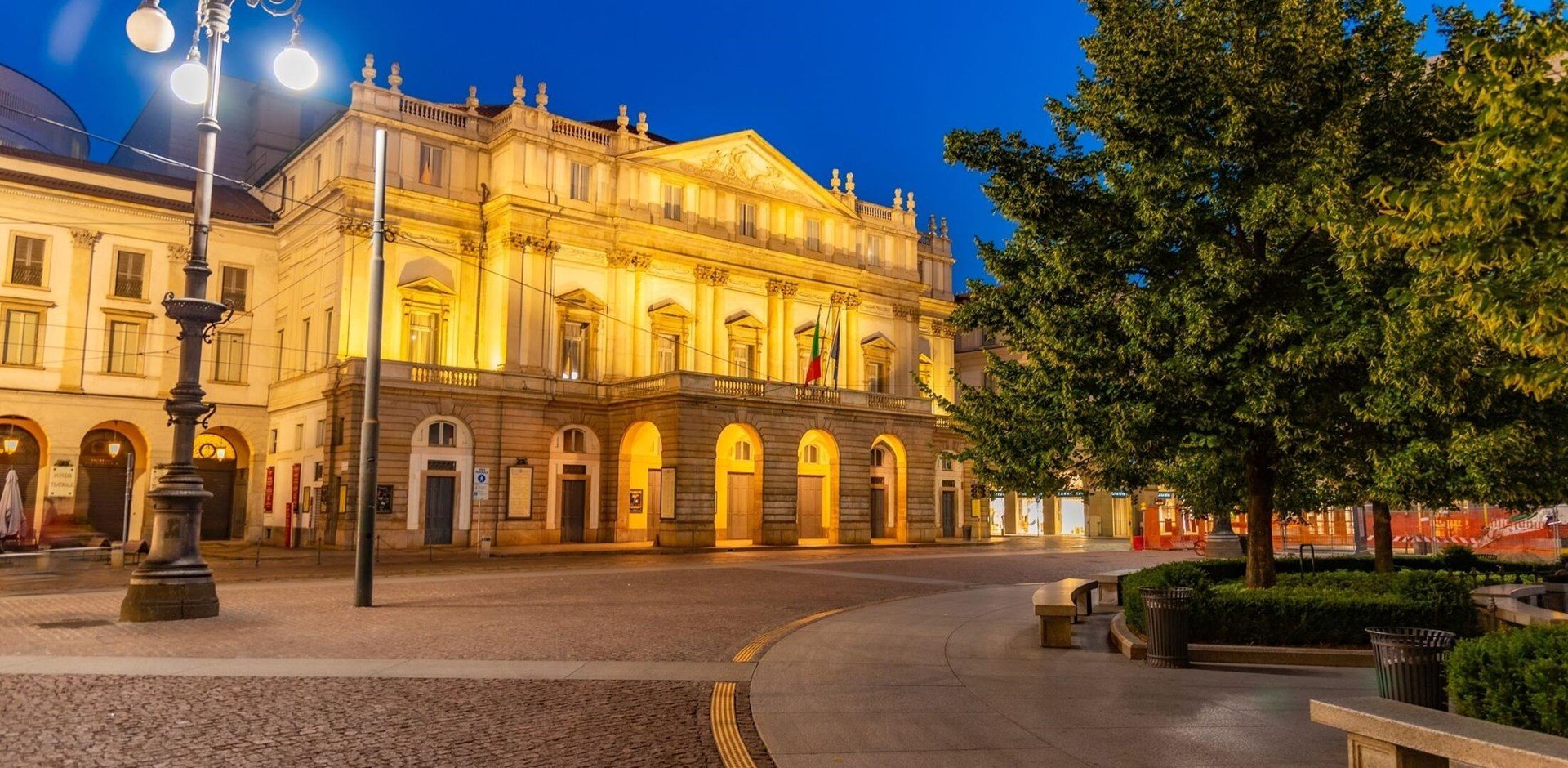 Night view of Teatro alla Scala in Milano, Italy