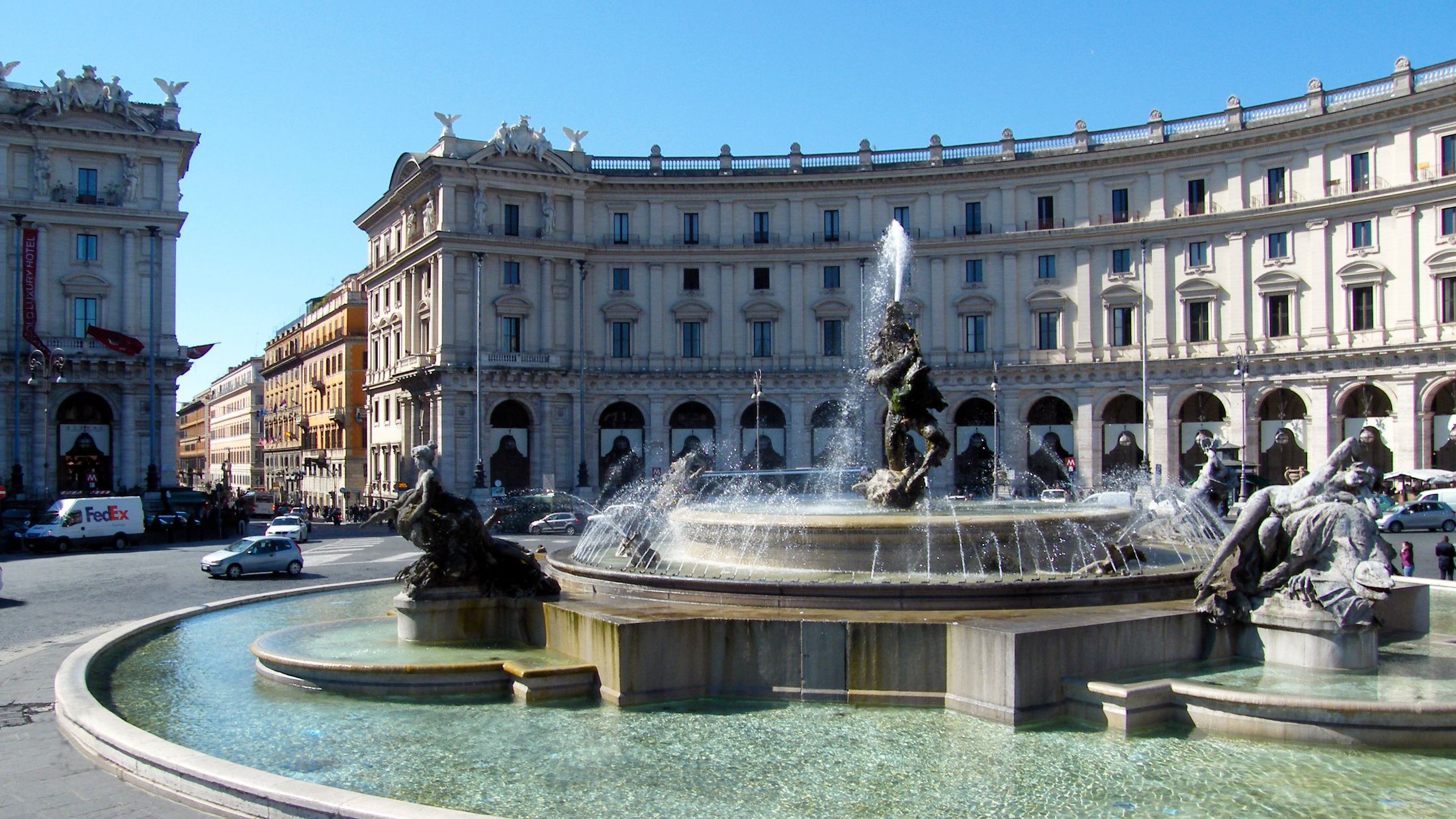 000940_Piazza della Repubblica fountain_Rome_Italy_Mick Barnard_002-Hybris