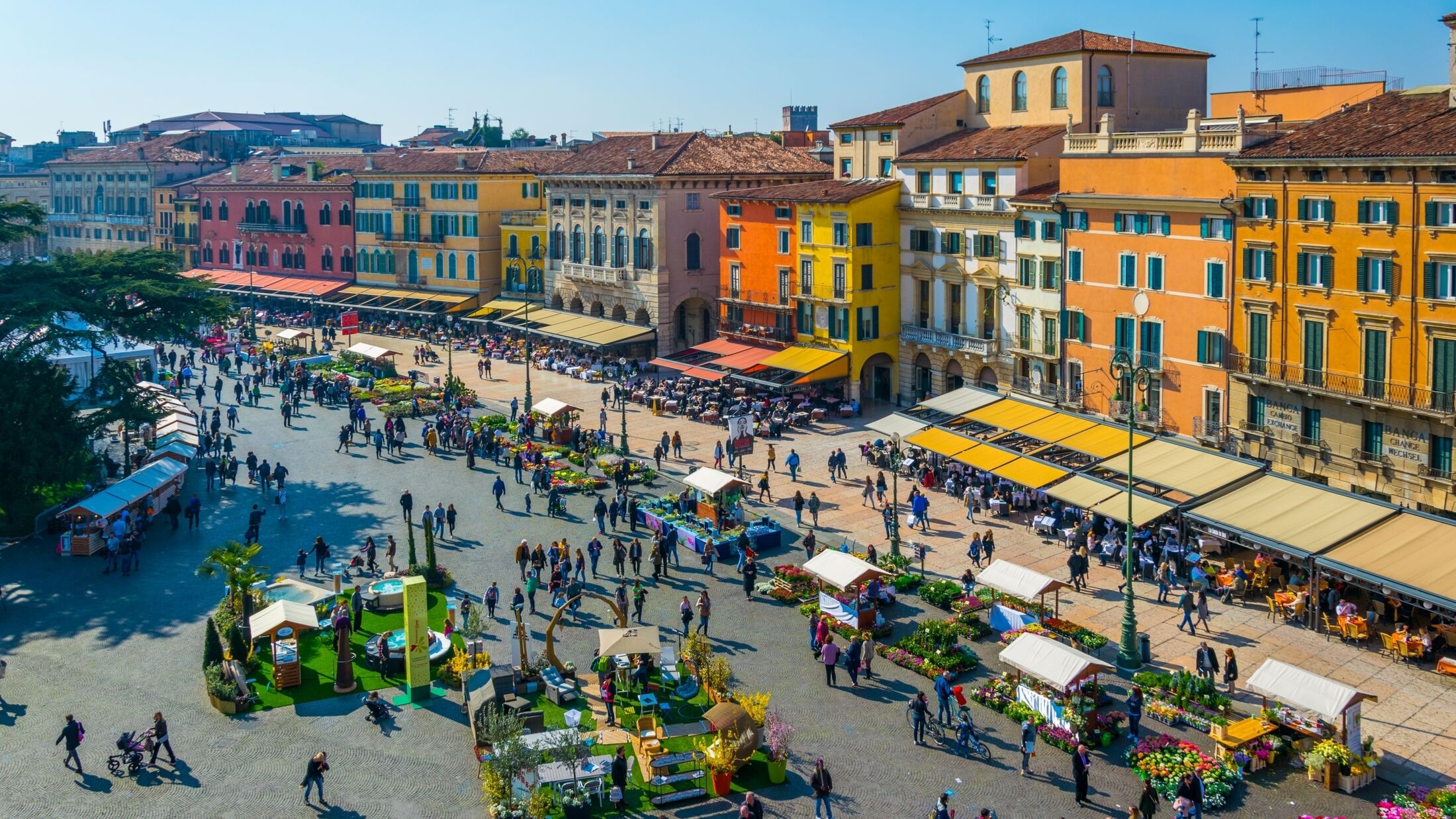 People Watching in Piazza Bra Things to do in Verona Citalia