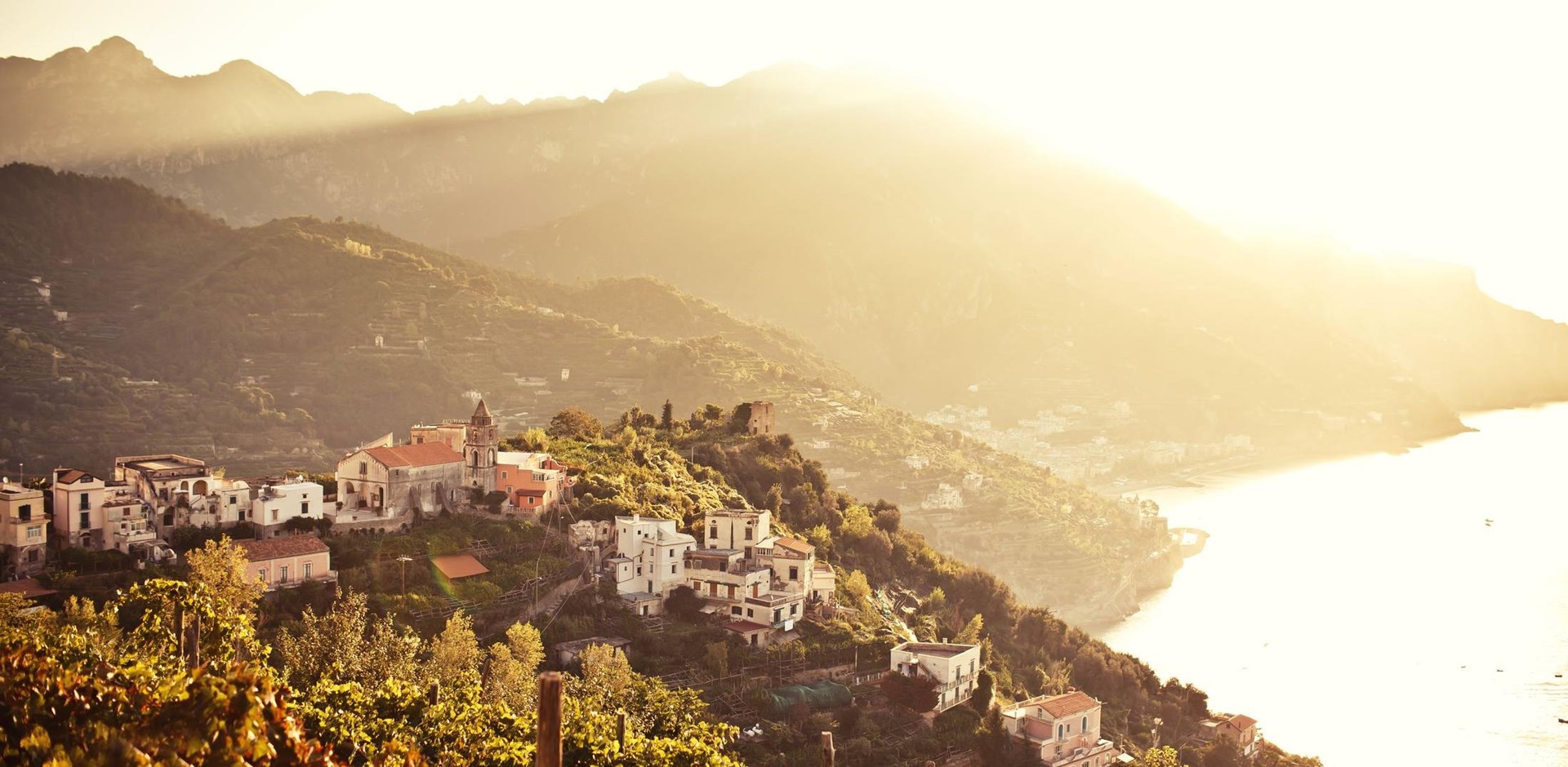 000850-Ravello-Italy-shutterstock_120901795-Hybris