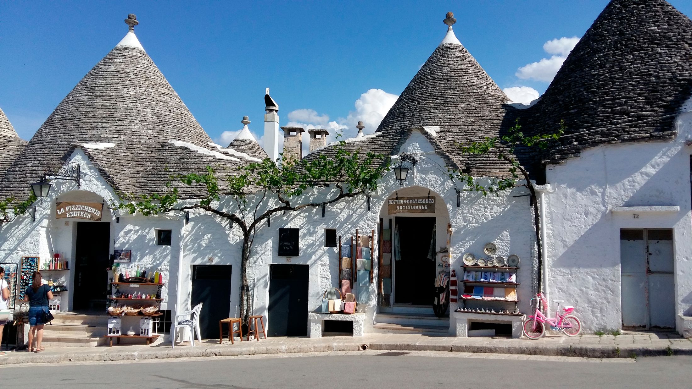 050575-trulli-alberobello-puglia-32-Hybris