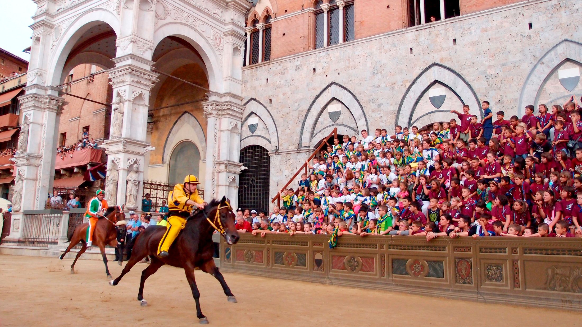 003654_Palio-di-Siena_Pixabay002-Hybris