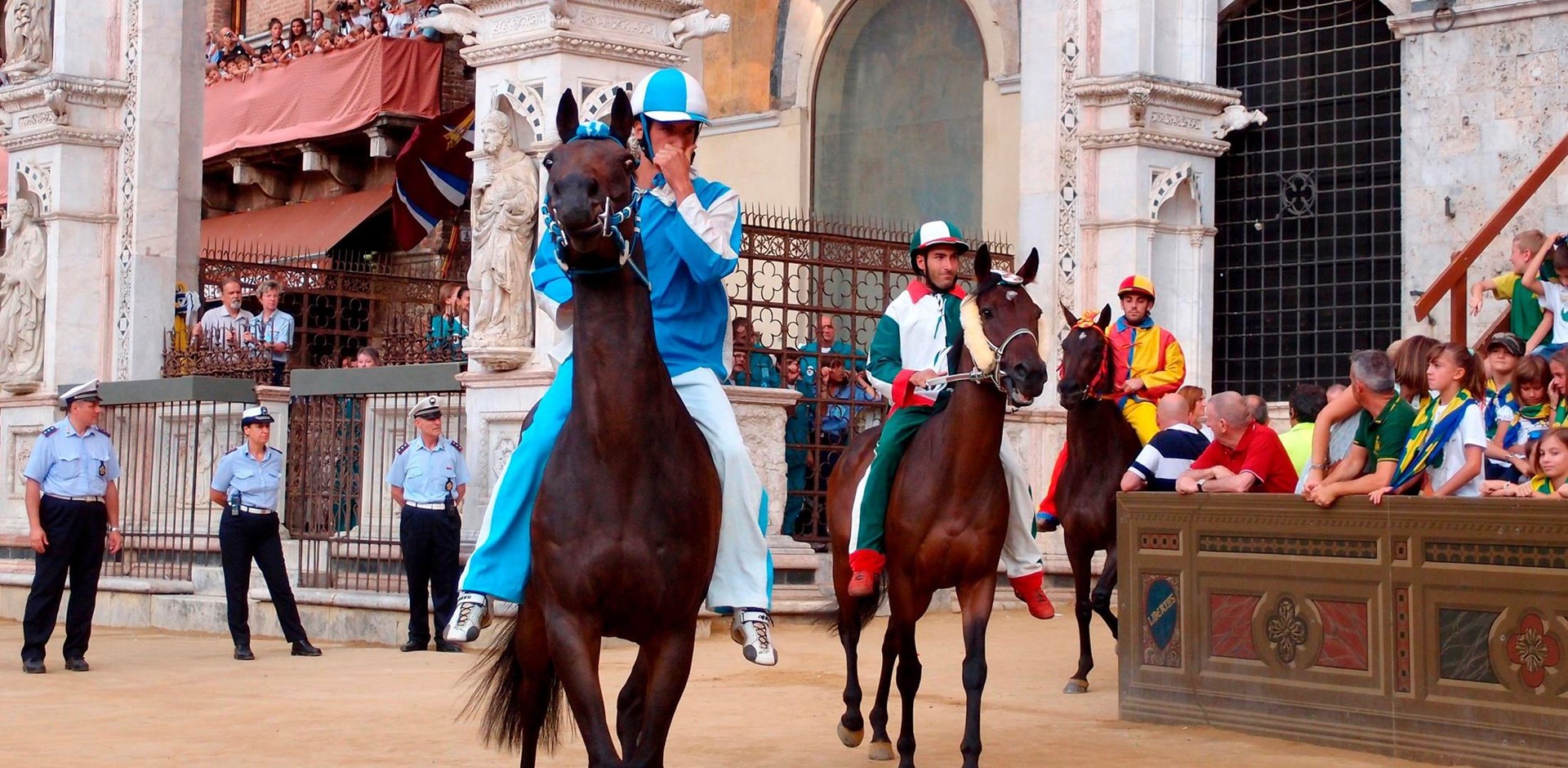 003654_Palio-di-Siena_Pixabay003-Hybris