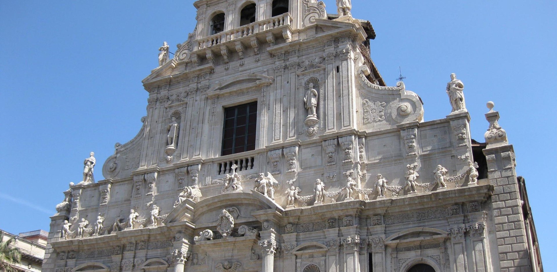 050182-Acireale-003-Hybris