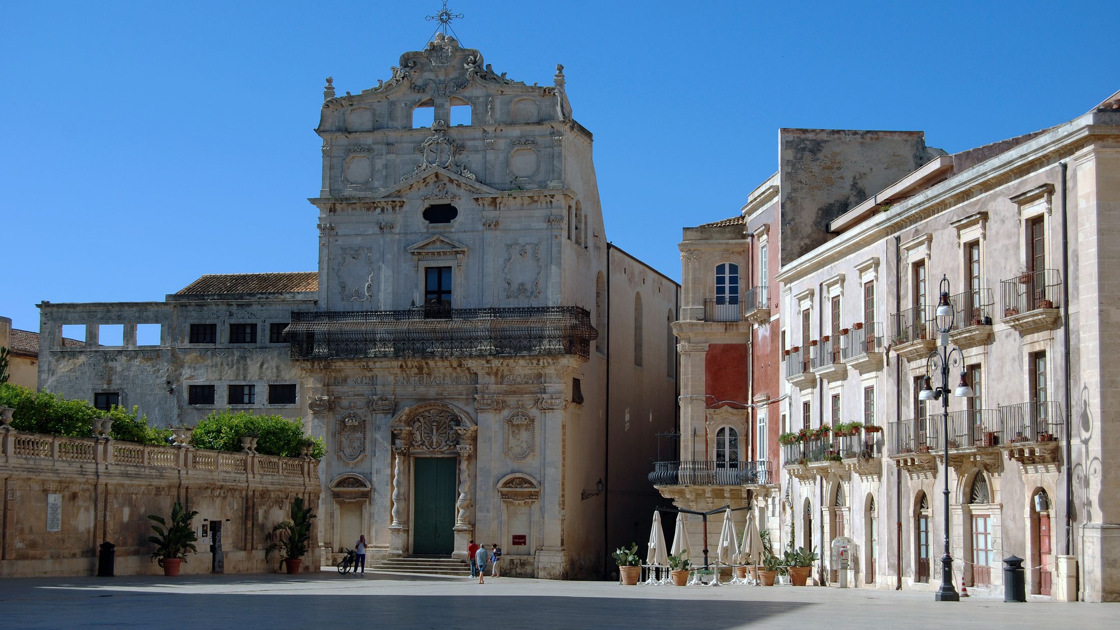 La chiesa di Santa Lucia alla Badia (Church of Saint Lucia to the Abbey) is dedicated to the Patron Saint of Siracusa