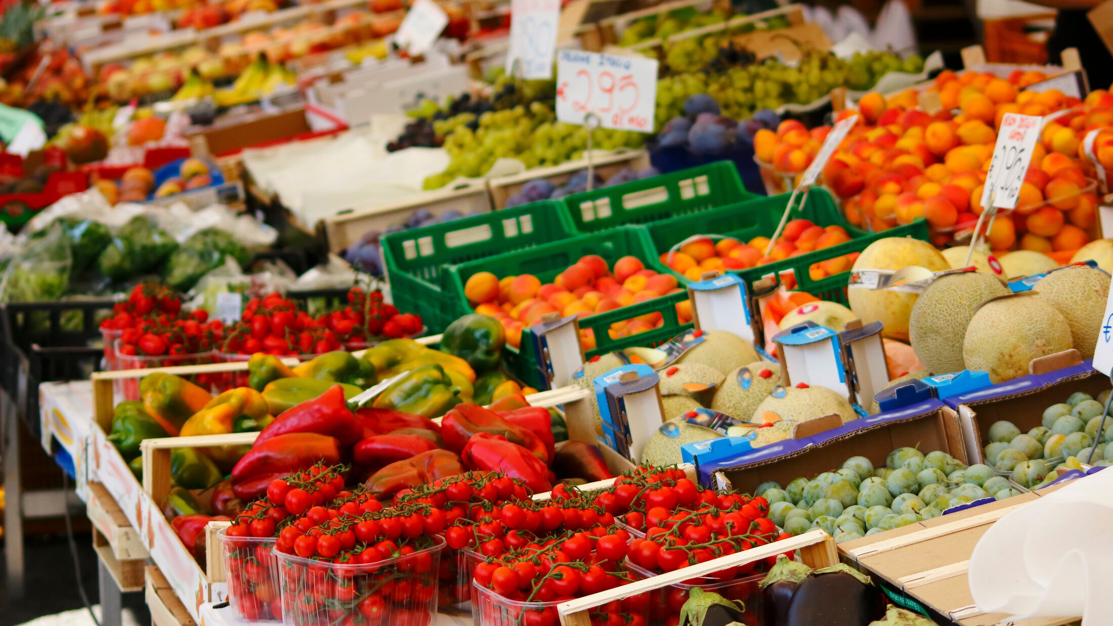 Lake-Como-2023-Fresh-Fruit-and-Veg-Market-050251-13023868-Hybris