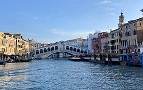 Ellie-Harding-Venice-Verona-Trip-2021-300337-Rialto Bridge Venice-edit