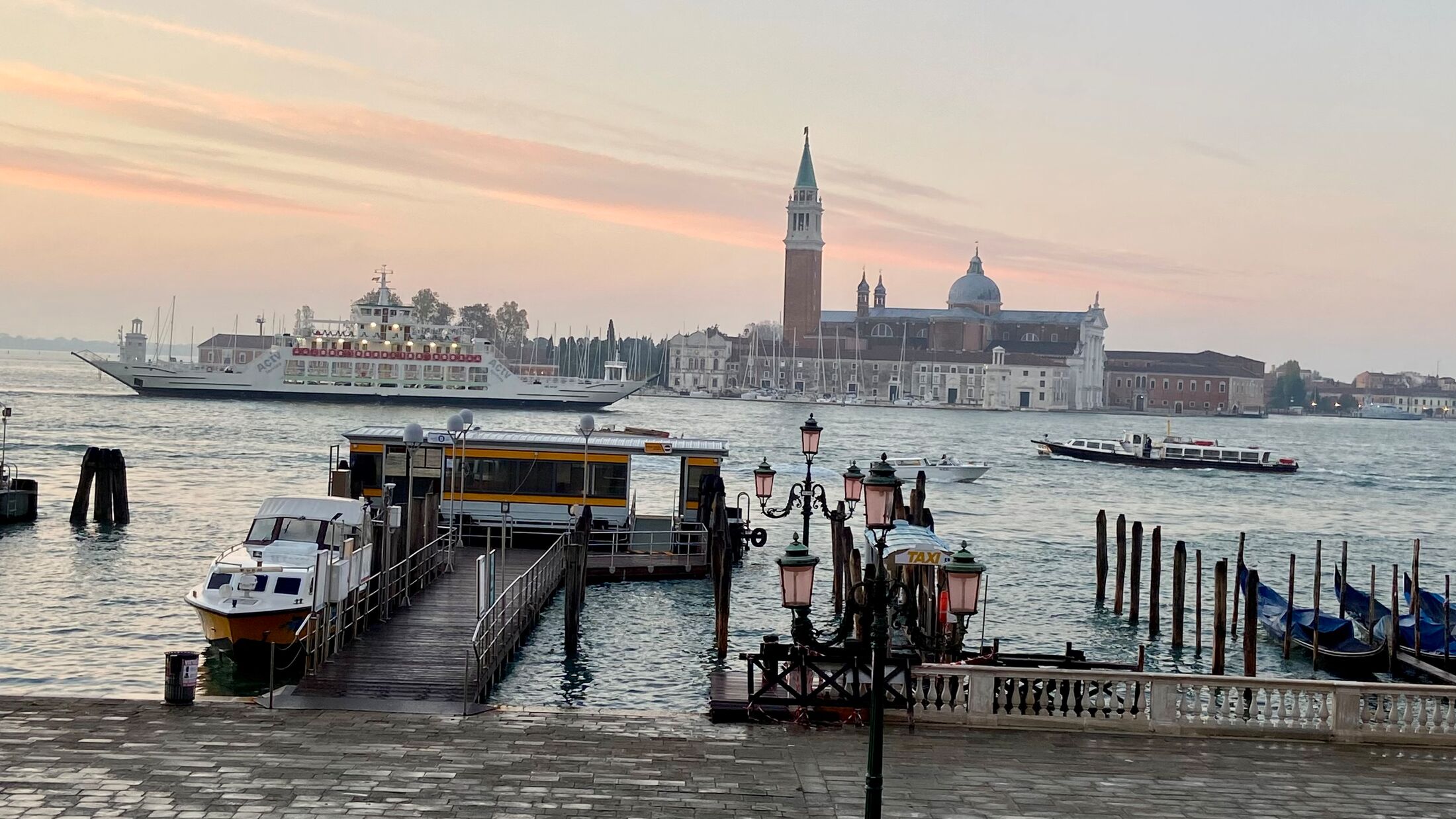 Ellie-Harding-Venice-Verona-Trip-2021-300337-Hotel Londra view-Hybris