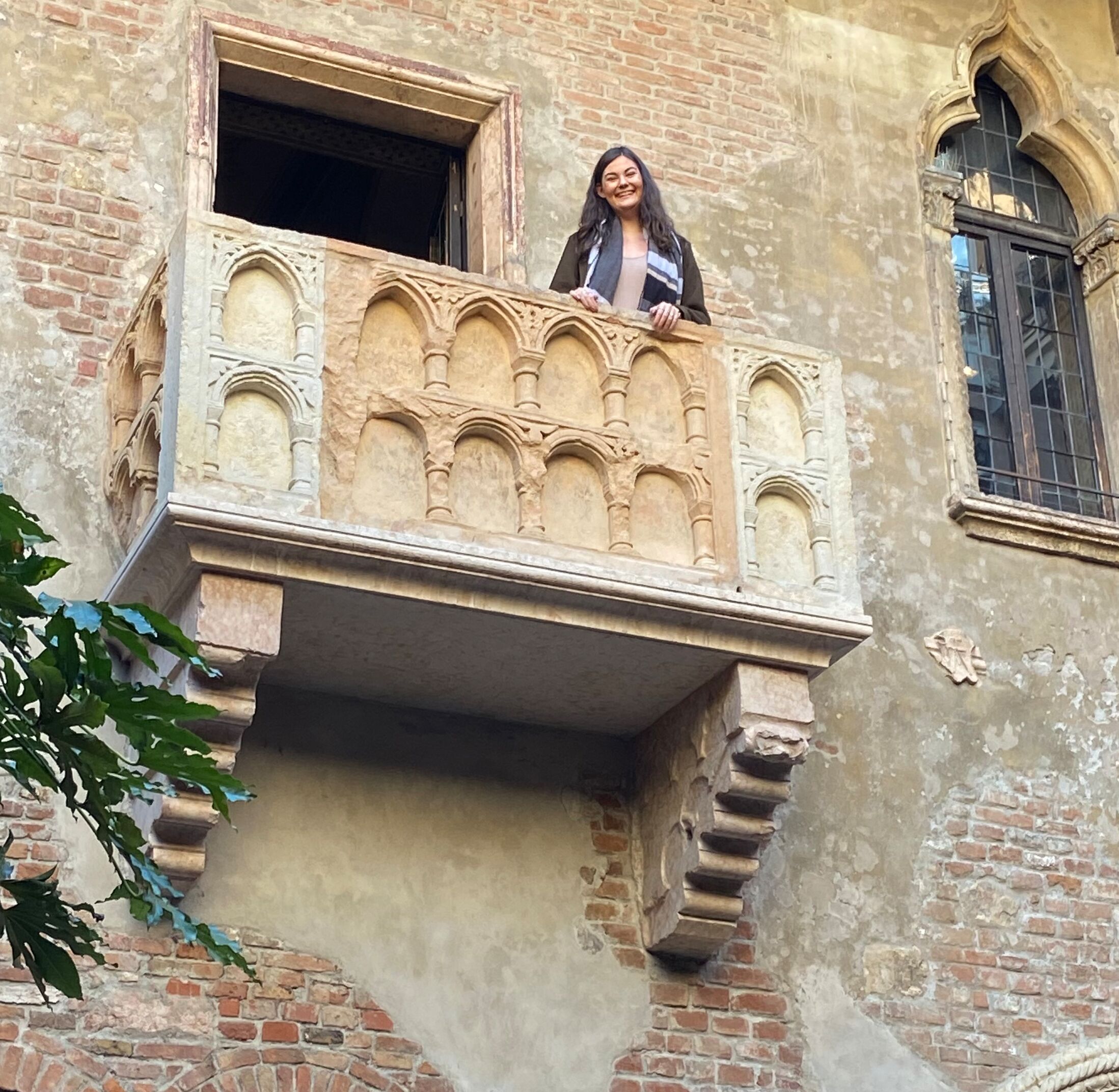 Ellie-Harding-Venice-Verona-Trip-2021-300337-Juliet's Balcony with Ellie Verona-edit