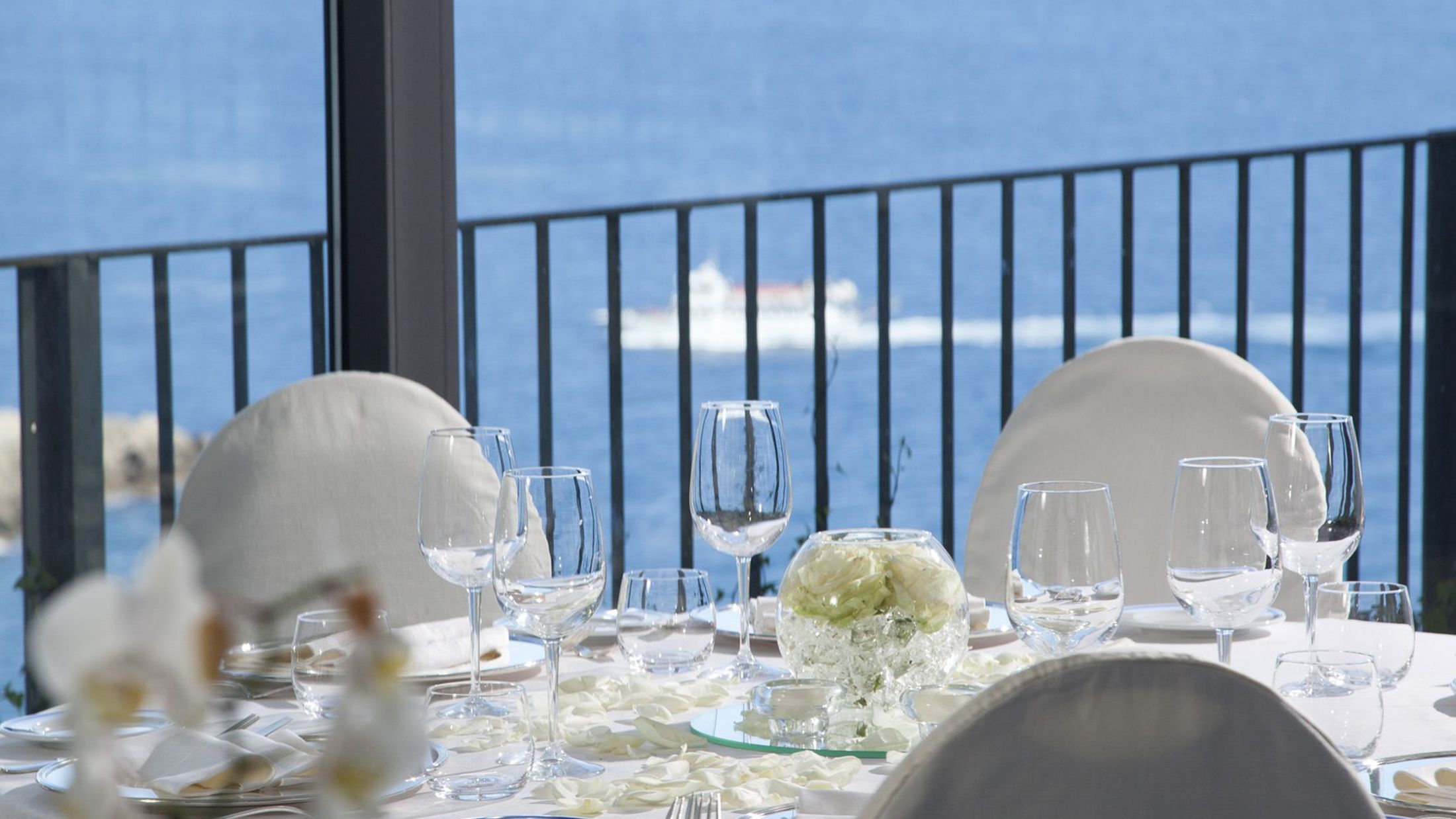 114444-Restaurant-002-Hybris
