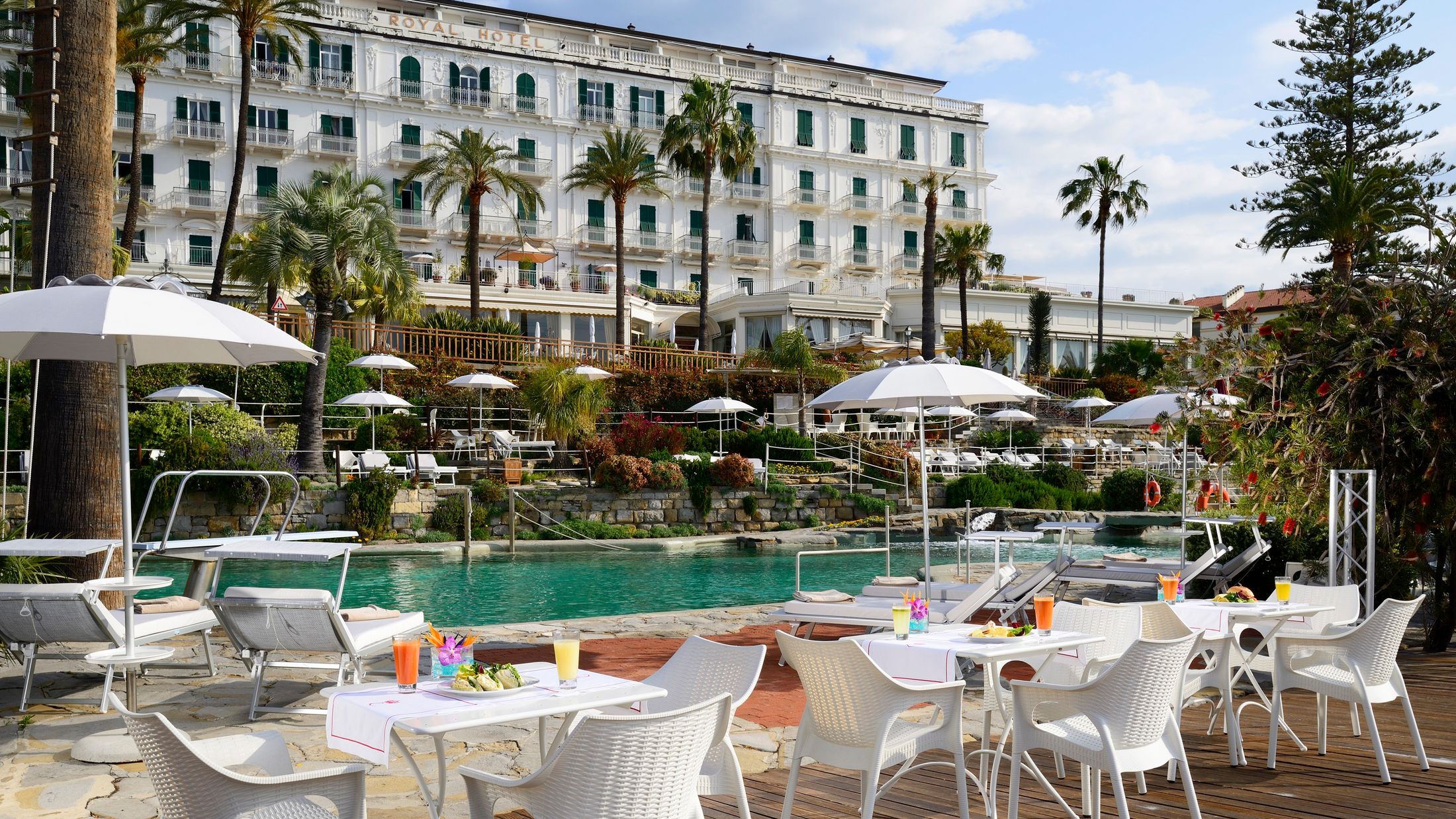 114982-Royal-Sanremo-lunch-by-the-pool-001-Hybris