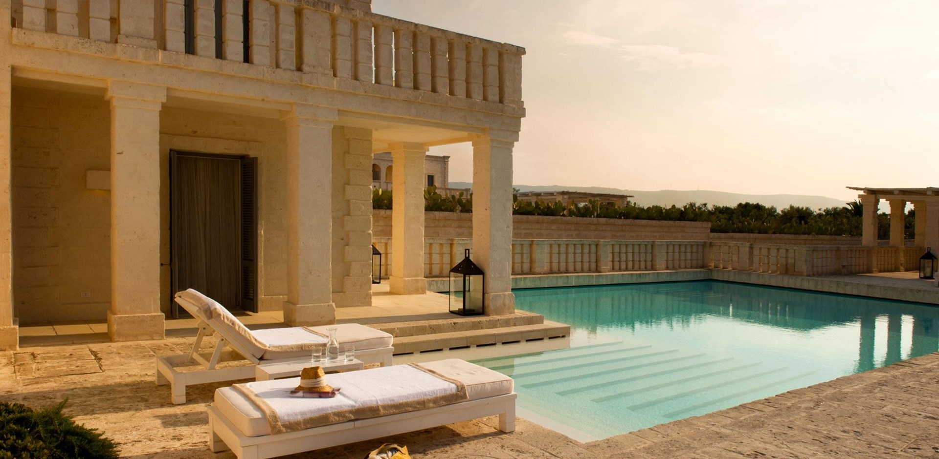 118510-Villa-Esterno-Piscina-001-Hybris