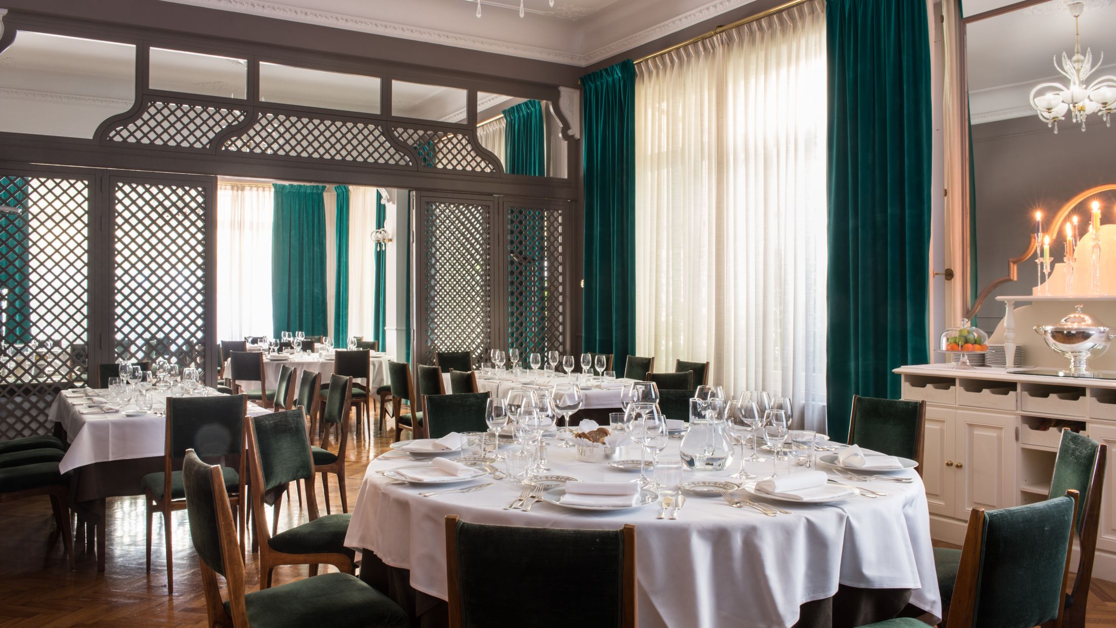 119577-Restaurant-002-Hybris