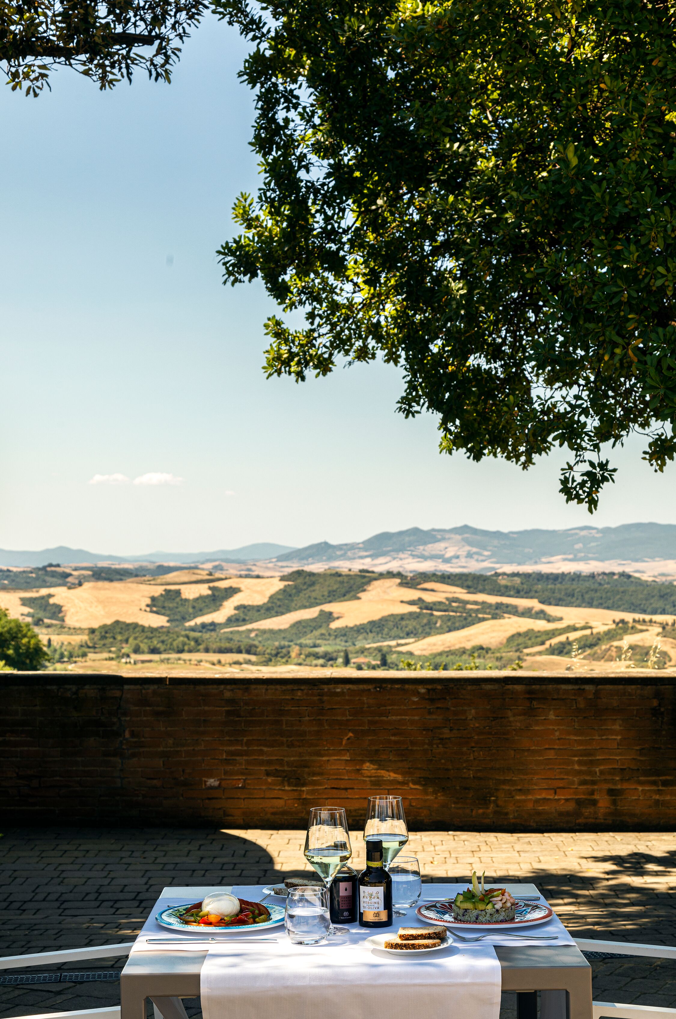 Toscana-Castelfalfi-2022-Il-Giglio-Blu-Pool-Bar-001-121842-edit