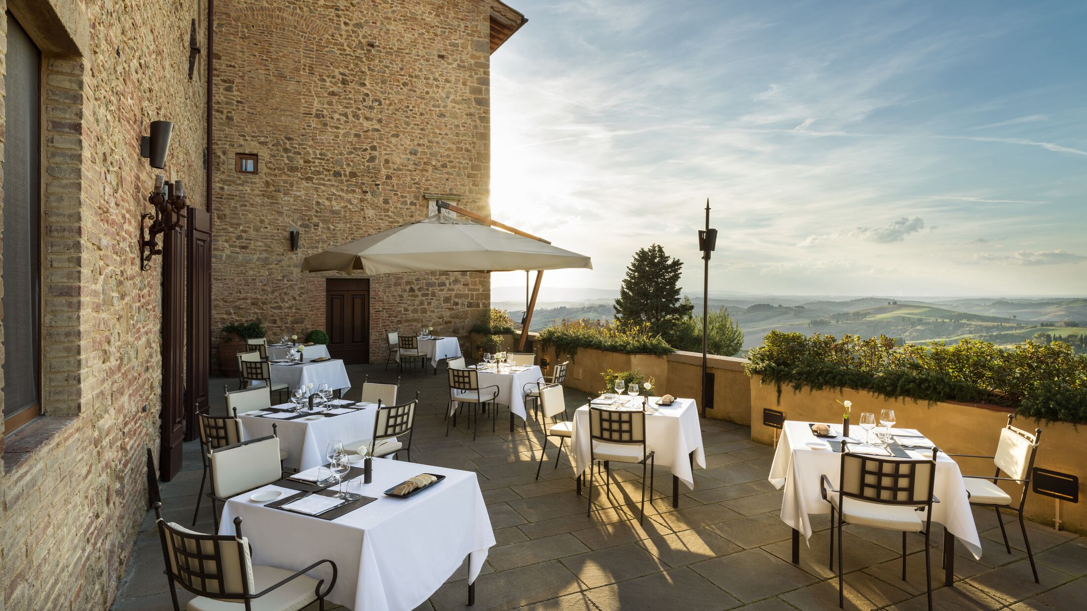 Toscana-Castelfalfi-2022-La-Rocca-Restaurant-004-121842-Hybris